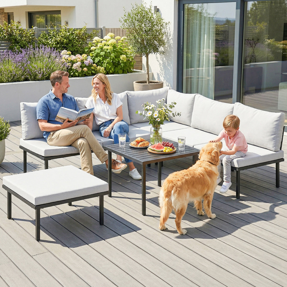 Sechsteiliges Gartenlounge-Set mit Metallrahmen