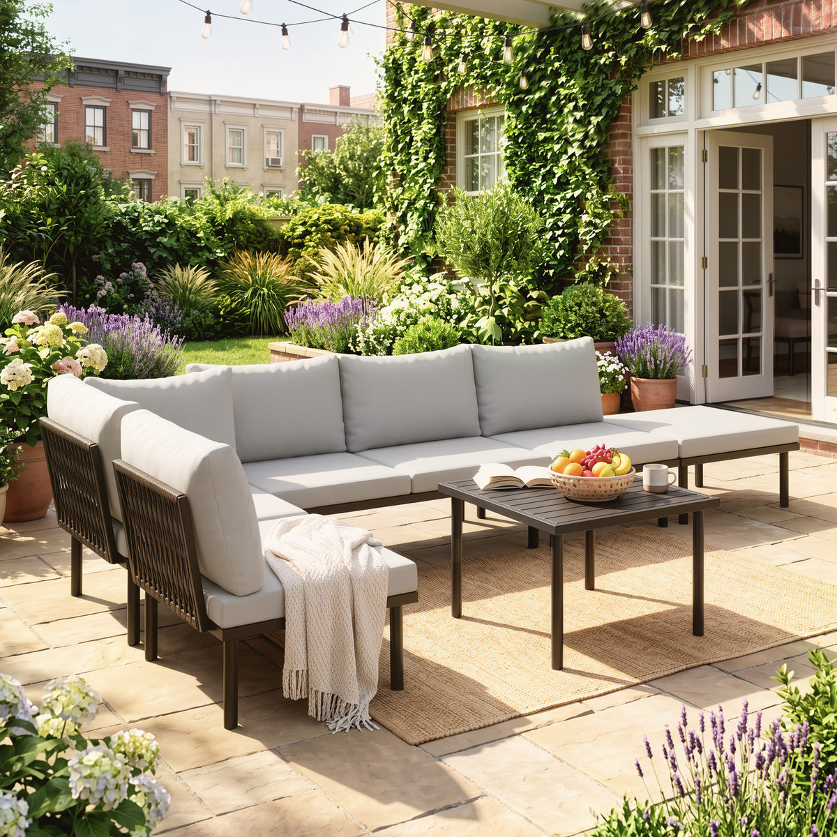 Sechsteiliges Gartenlounge-Set mit Metallrahmen