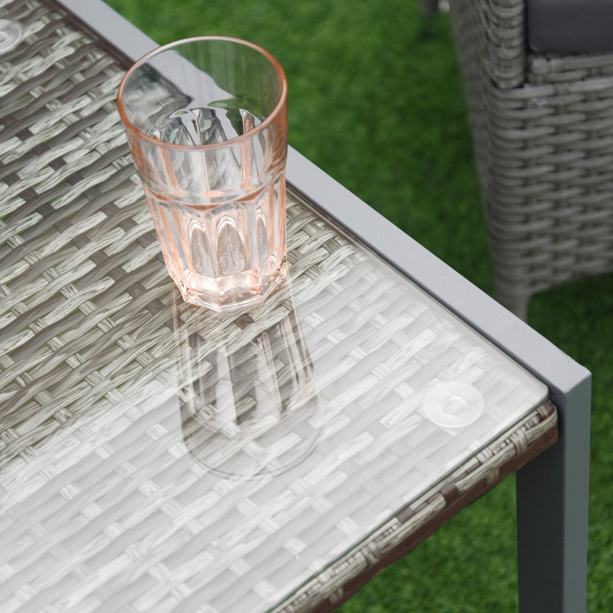 Garten-Beistelltisch aus Polyrattan