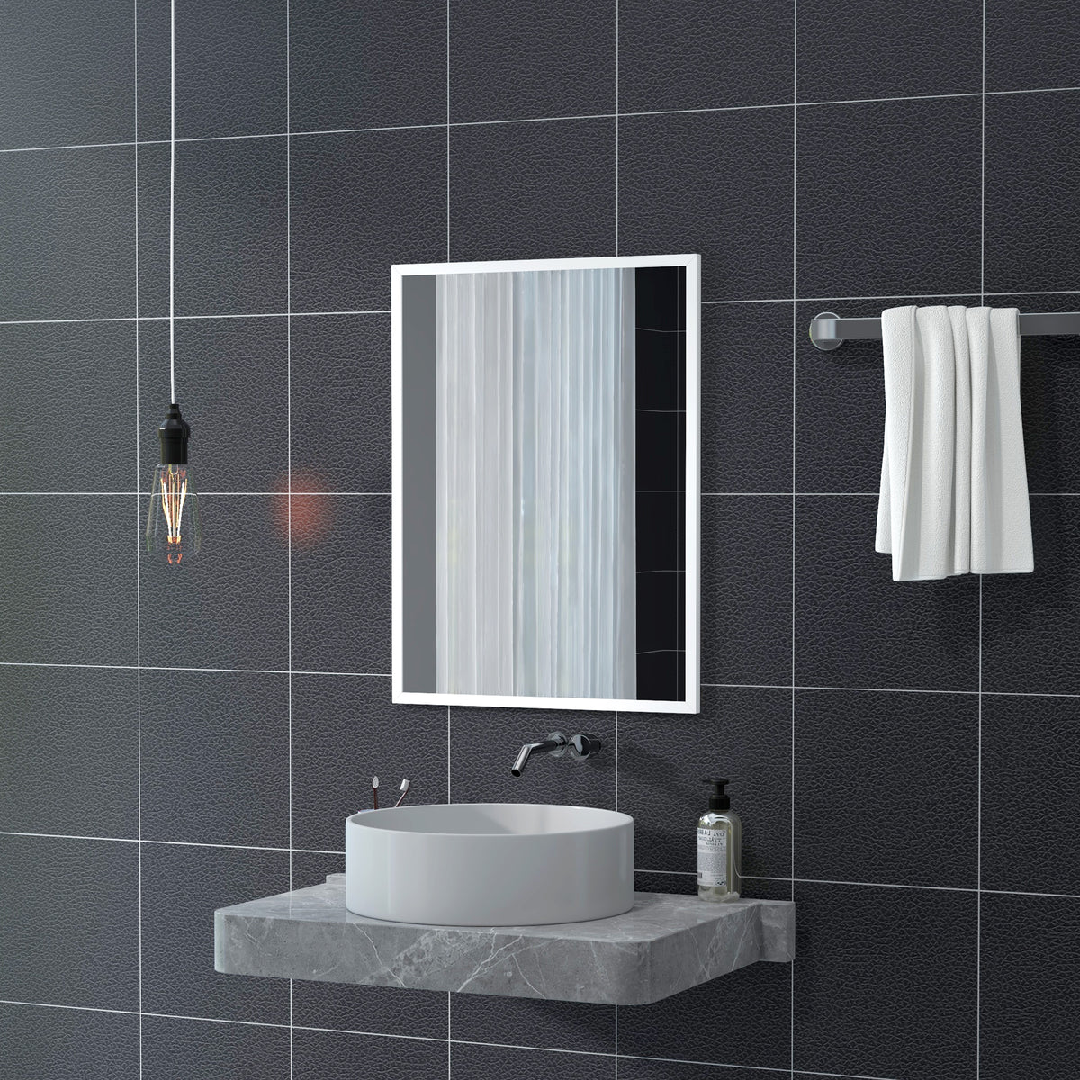 Rechteckiger Wandspiegel mit MDF-Rahmen