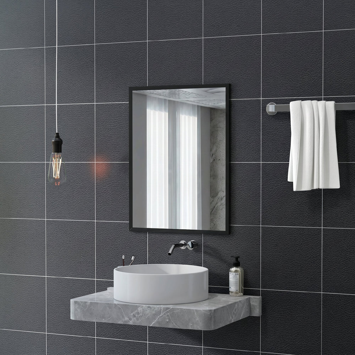 Rechteckiger Wandspiegel mit MDF-Rahmen