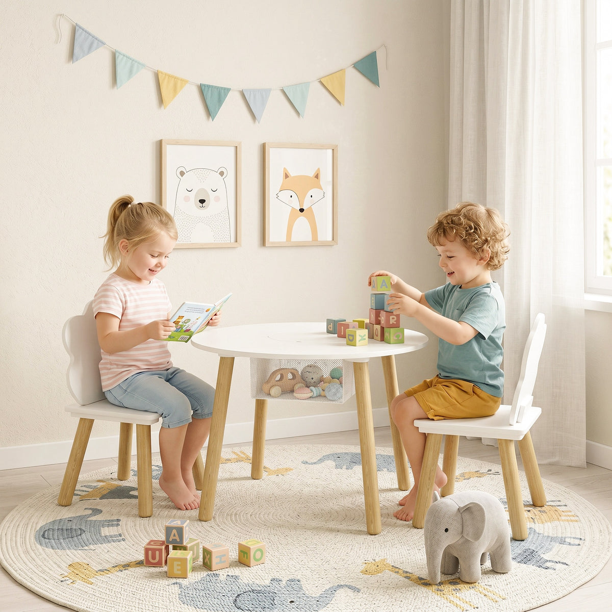 Kindertisch mit zwei Stühlen, 3-teilig