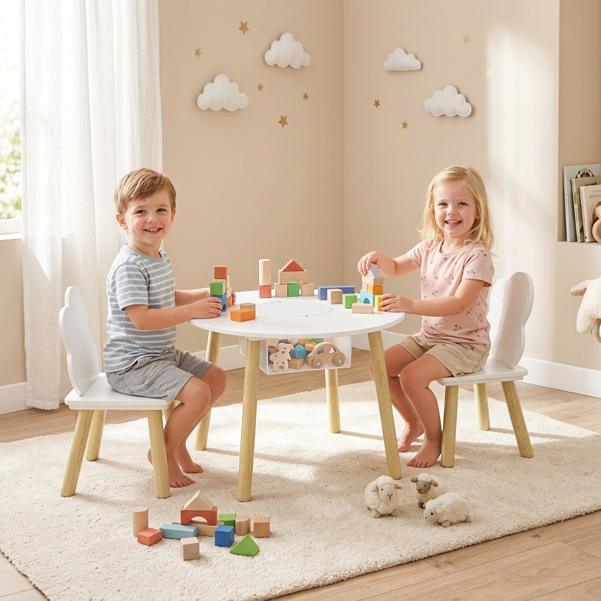 Kindertisch mit zwei Stühlen, 3-teilig