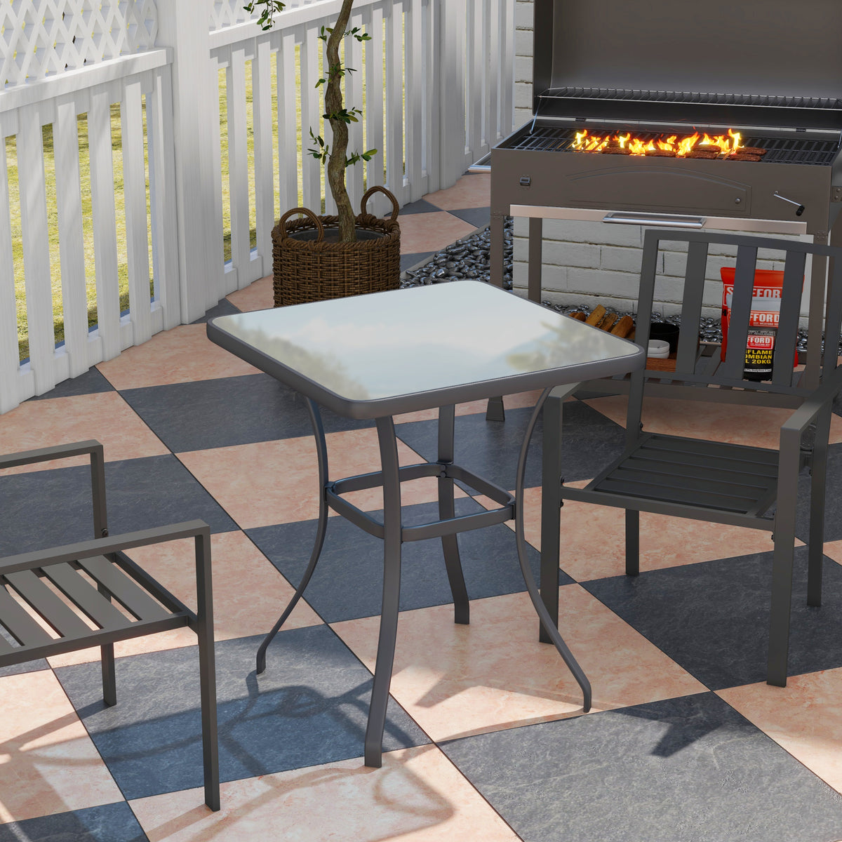 Quadratischer Gartentisch mit Hartglasplatte