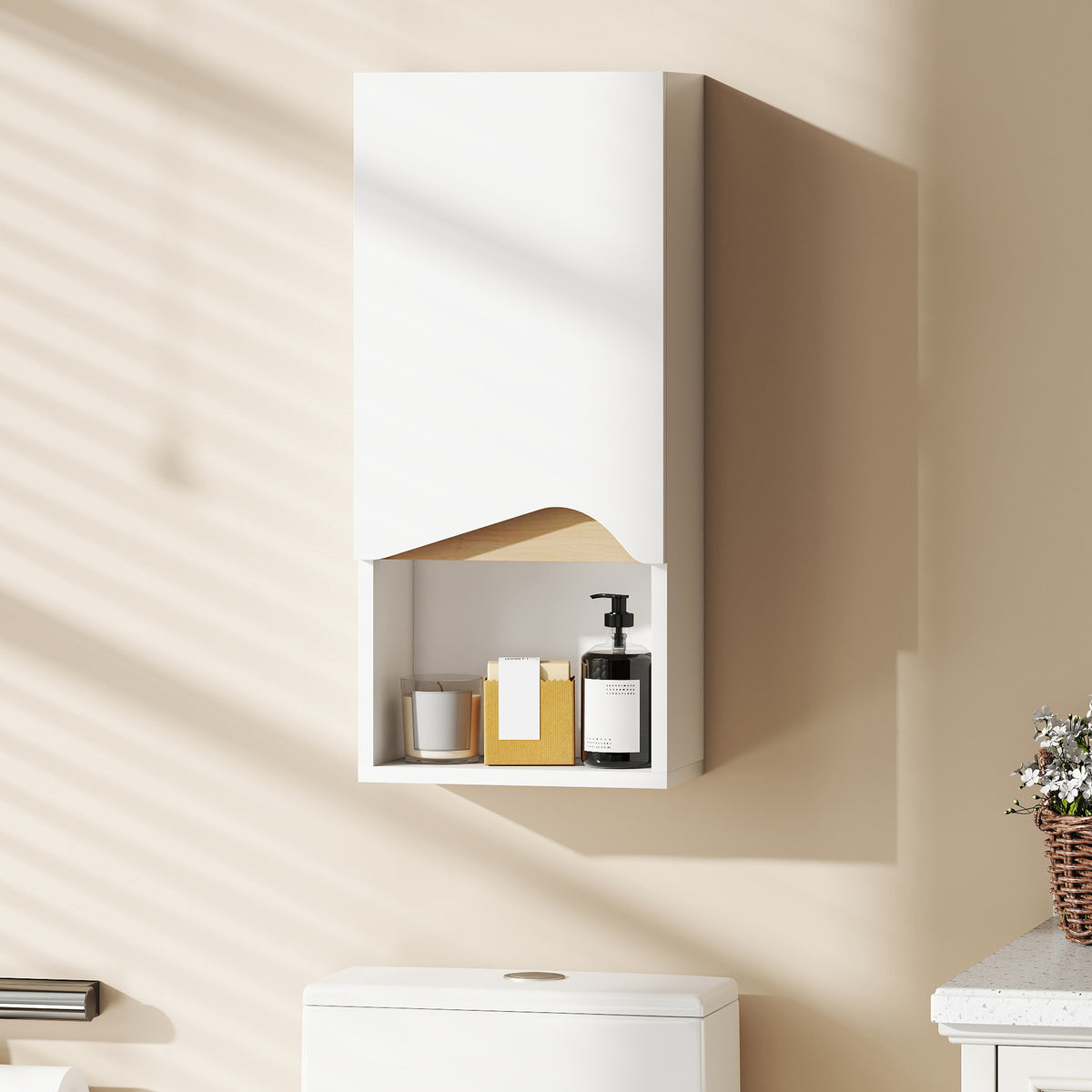 Badezimmer-Wandschrank mit offenem Fach und Soft-Close