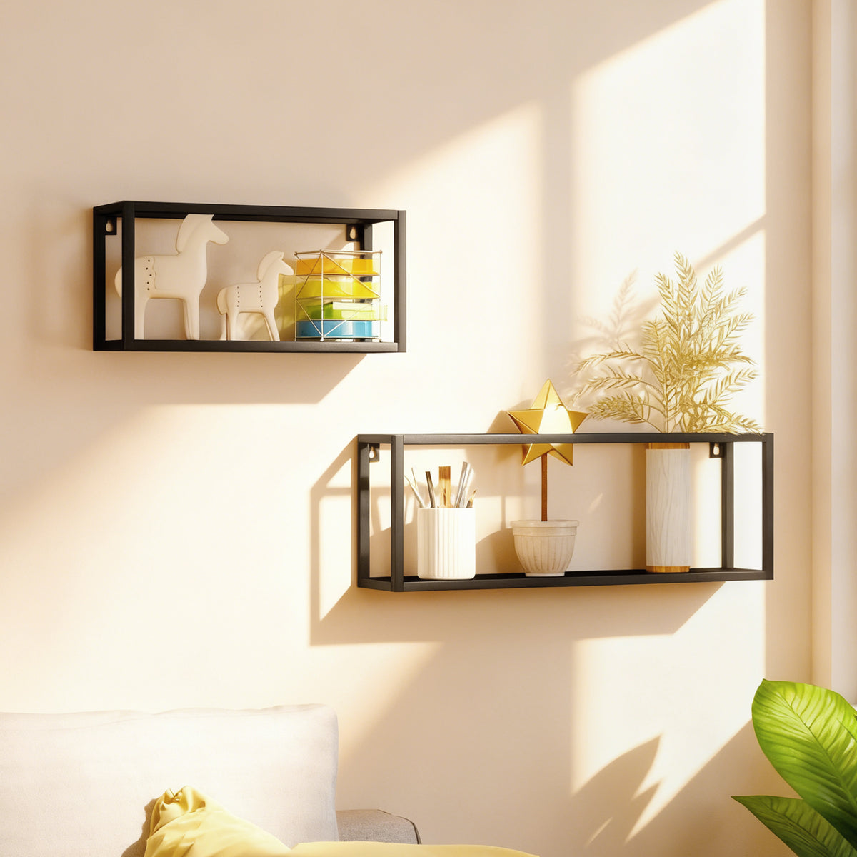 2er-Set Wandregale aus Stahl, geometrisch