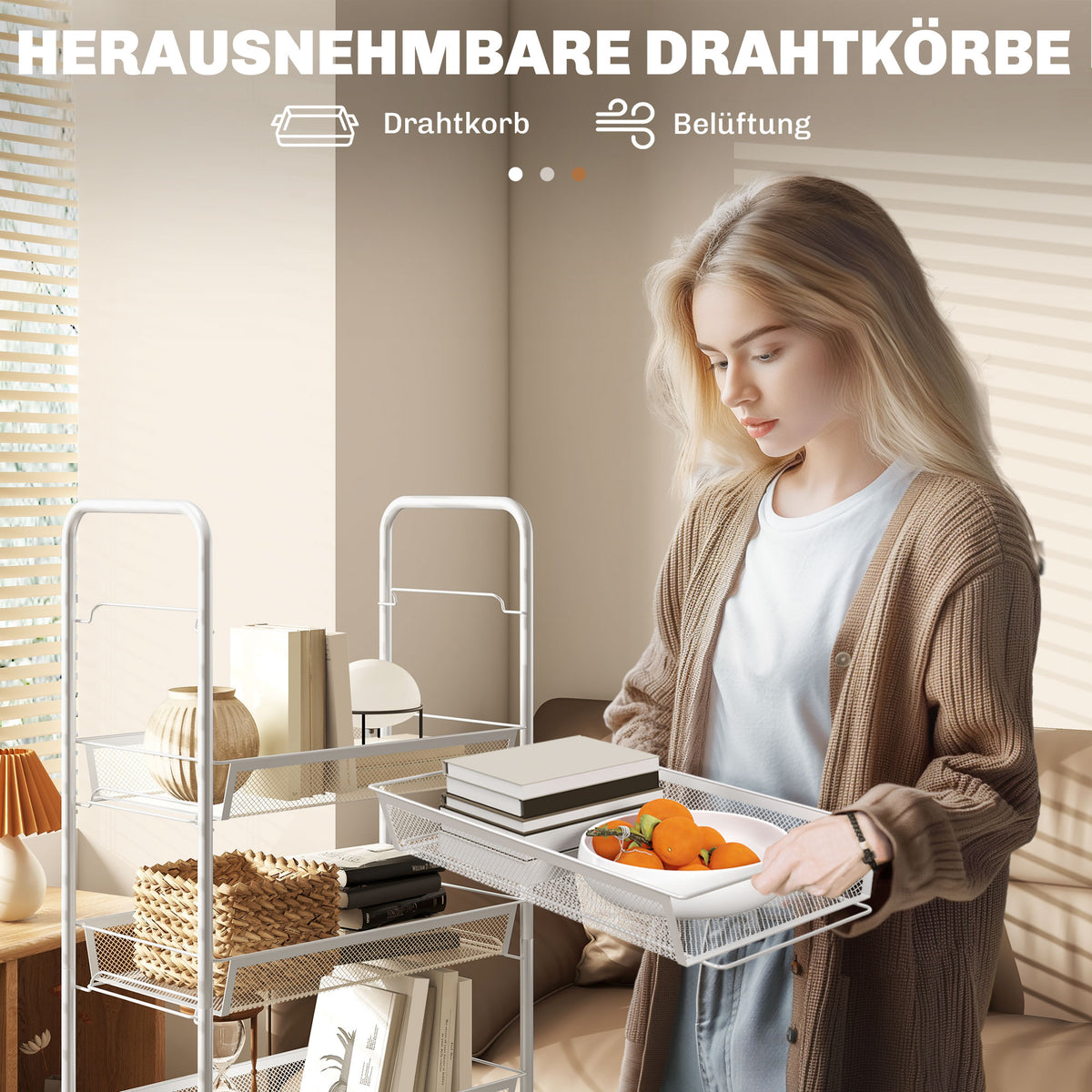 Küchenwagen aus Stahl mit Körben und Rollen