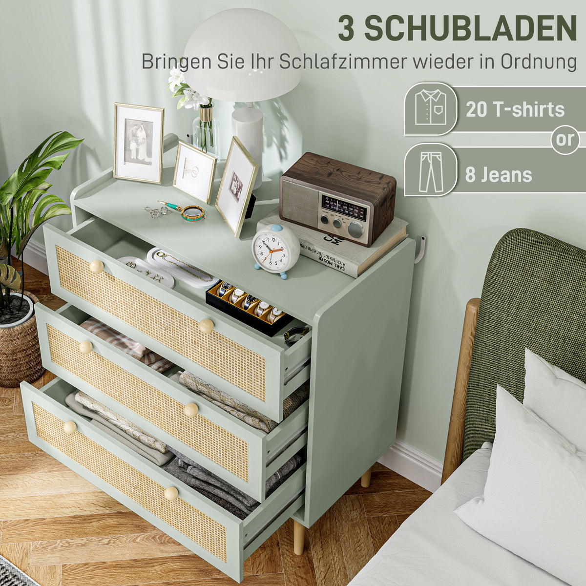 Kommode mit 3 Schubladen und Rattanfronten