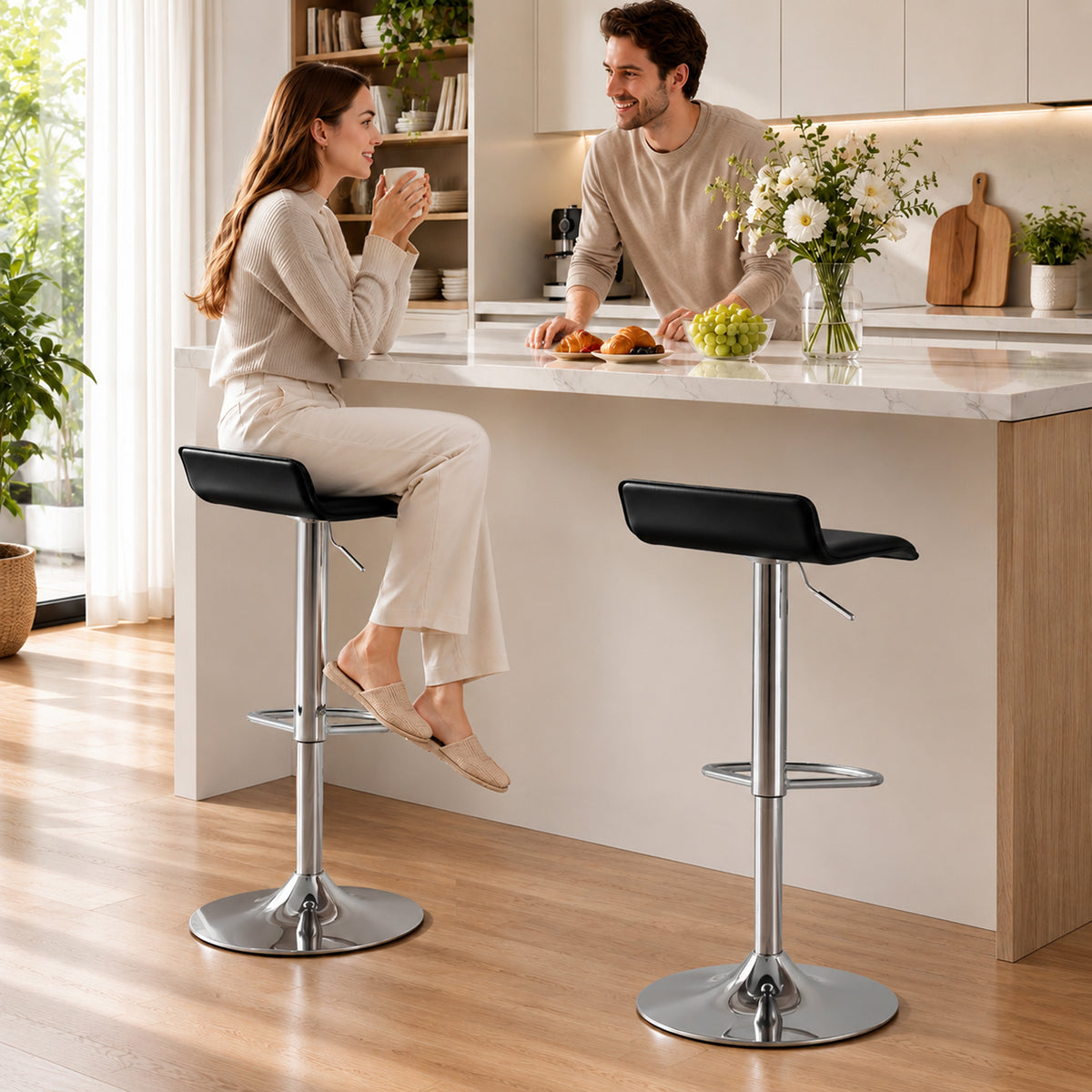 Höhenverstellbarer Barhocker mit 360° Drehfunktion