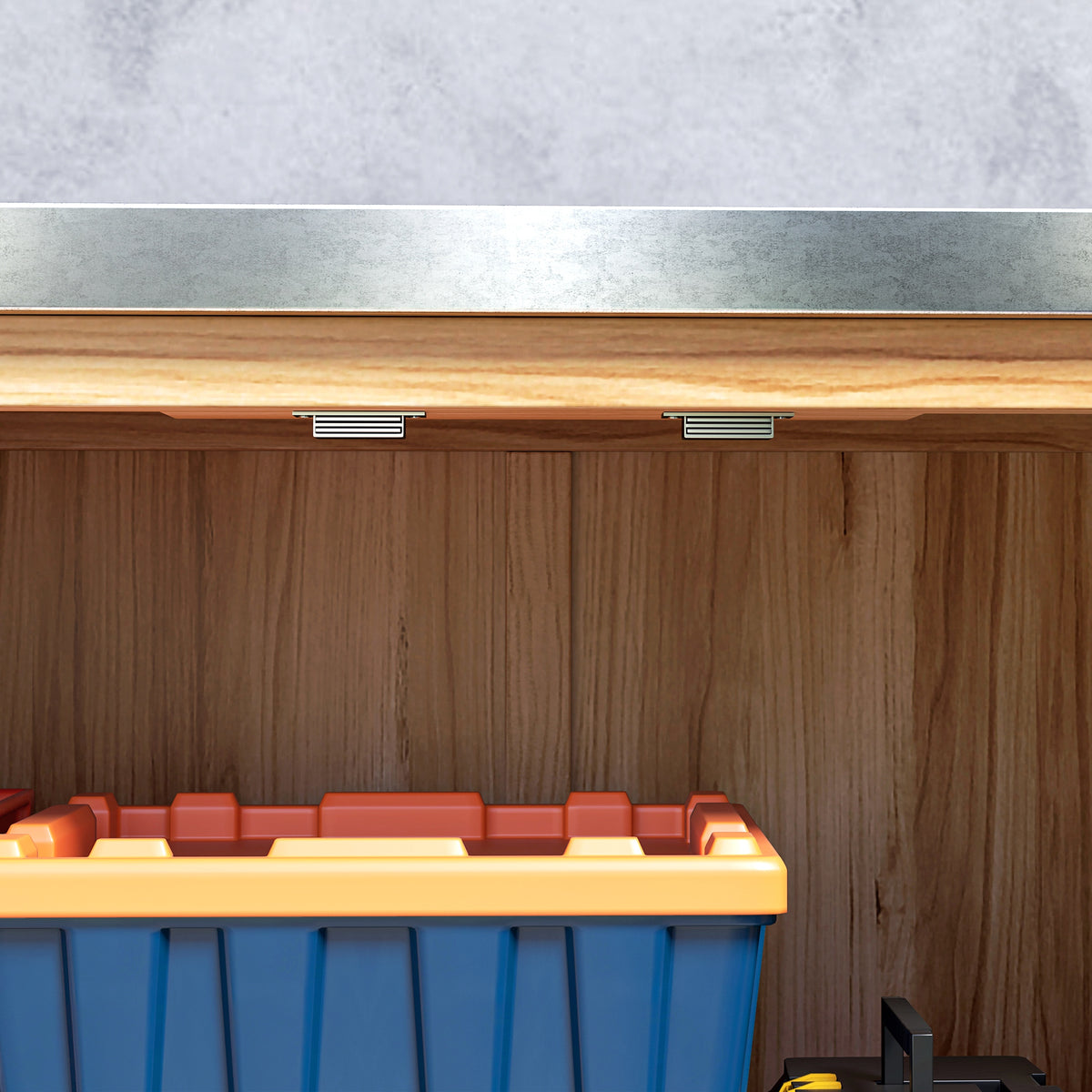 Gartenschrank mit Arbeitsfläche und Innenregal
