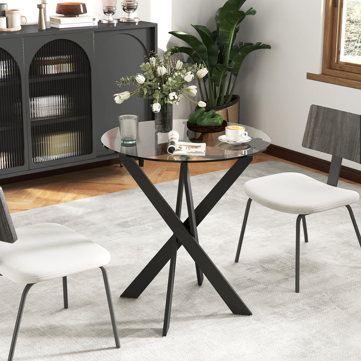 Runder Esstisch mit gehärteter Glasplatte
