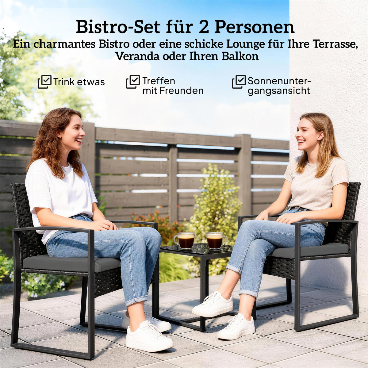 3-teiliges Rattan-Bistroset mit zwei Stühlen