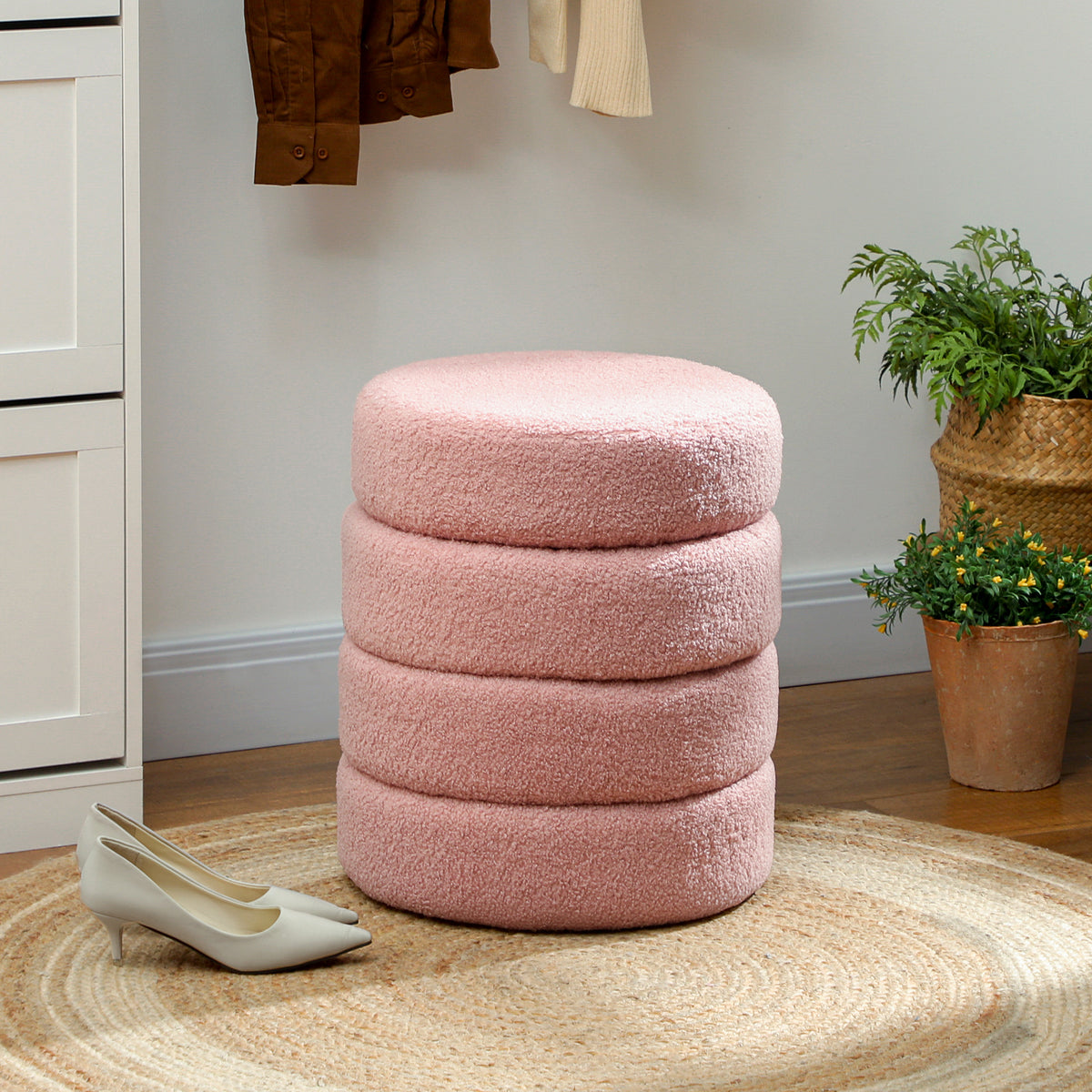 Runder Fußhocker mit Teddyfleece und Schaumstoffpolsterung