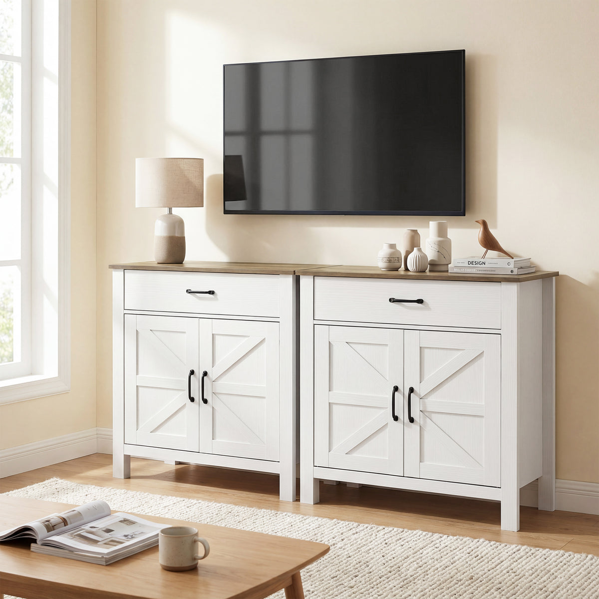 Sideboard mit Schiebetüren, Schublade und verstellbarem Regal