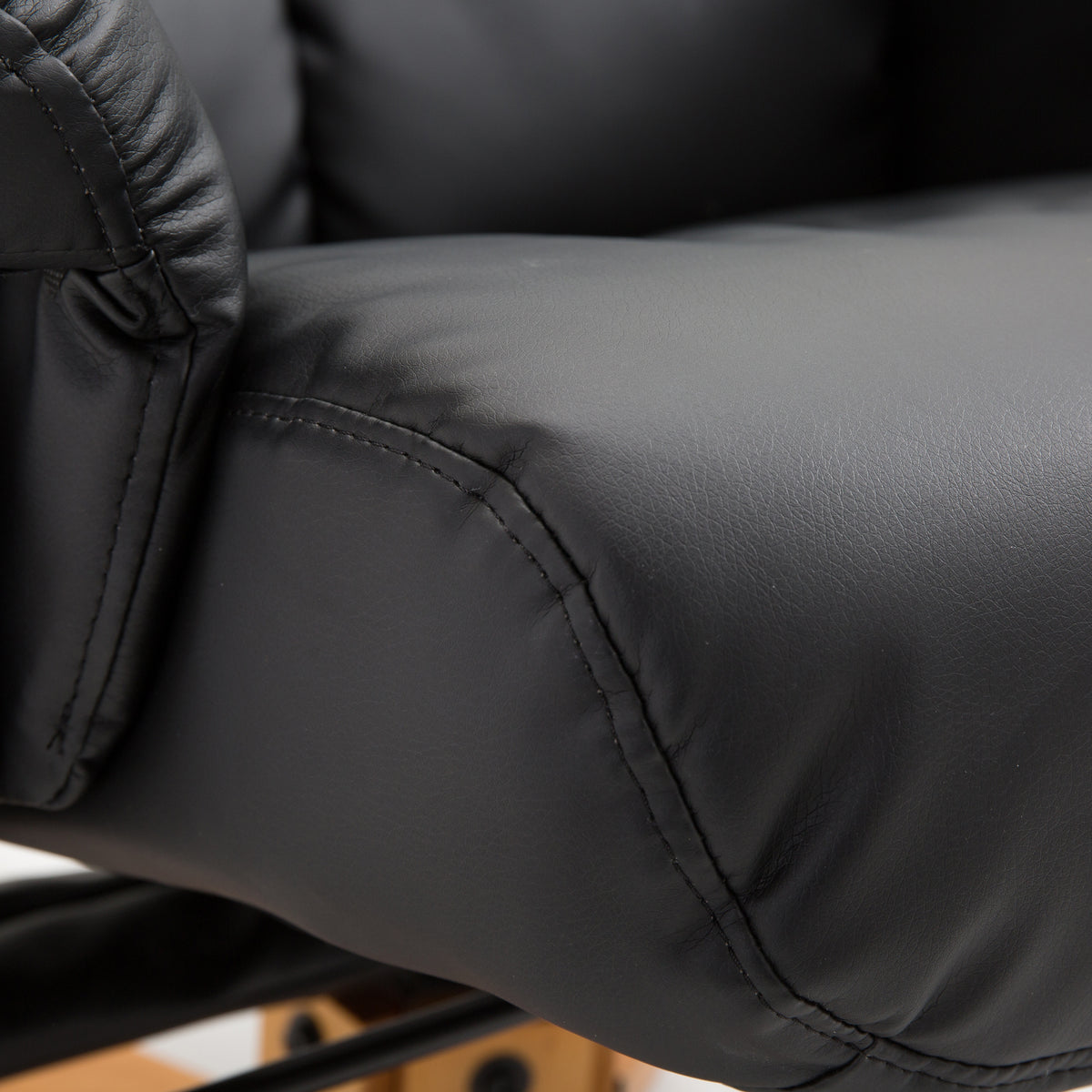 Relaxsessel mit Hocker und verstellbarer Rückenlehne