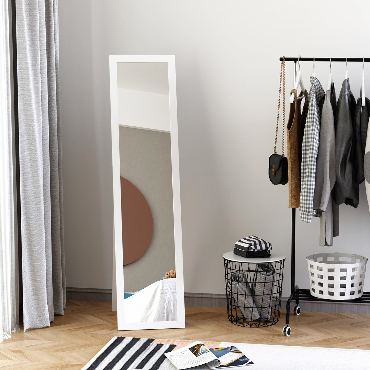 Ganzkörperspiegel mit Standfuß und Wandmontage