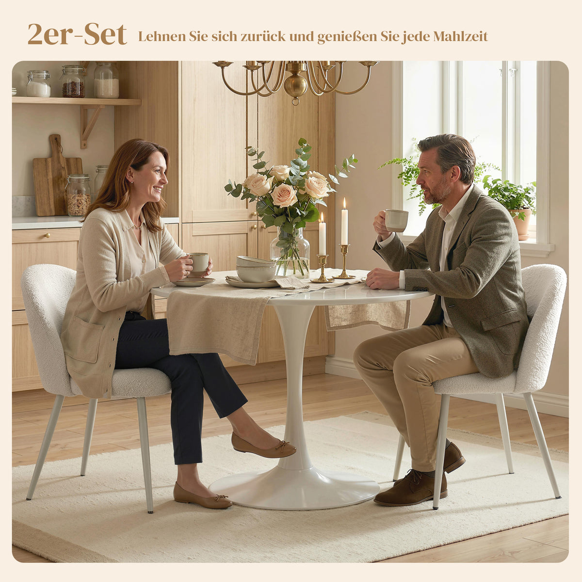 2 Esszimmerstühle mit Chenille-Polsterung und Metallbeinen