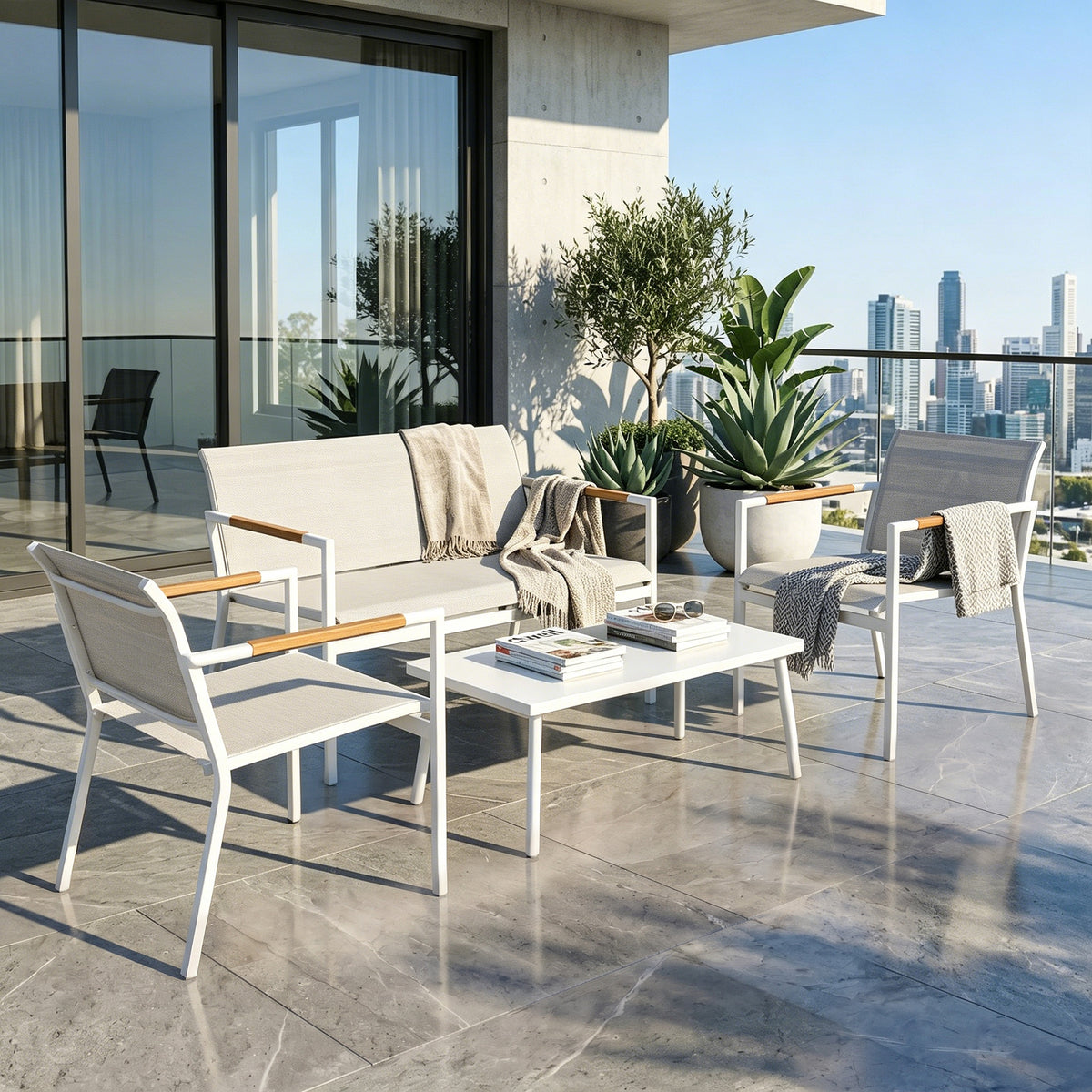Gartenmöbel-Set mit Sofa, Sesseln und Tisch