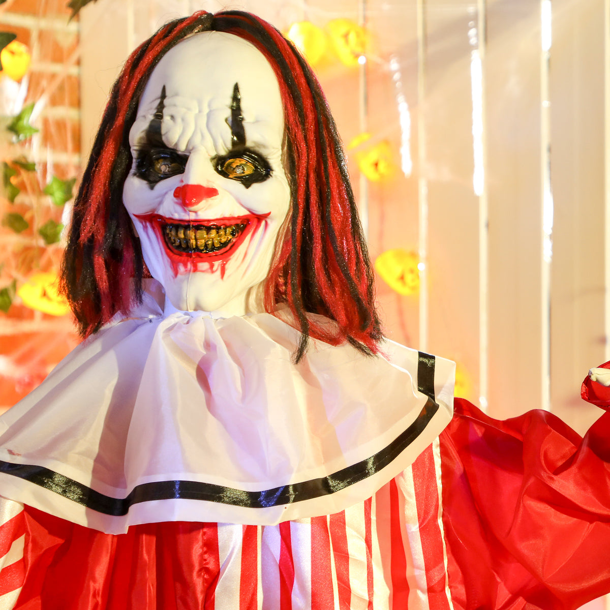 Animierte Halloween-Clowndekoration mit Soundeffekten