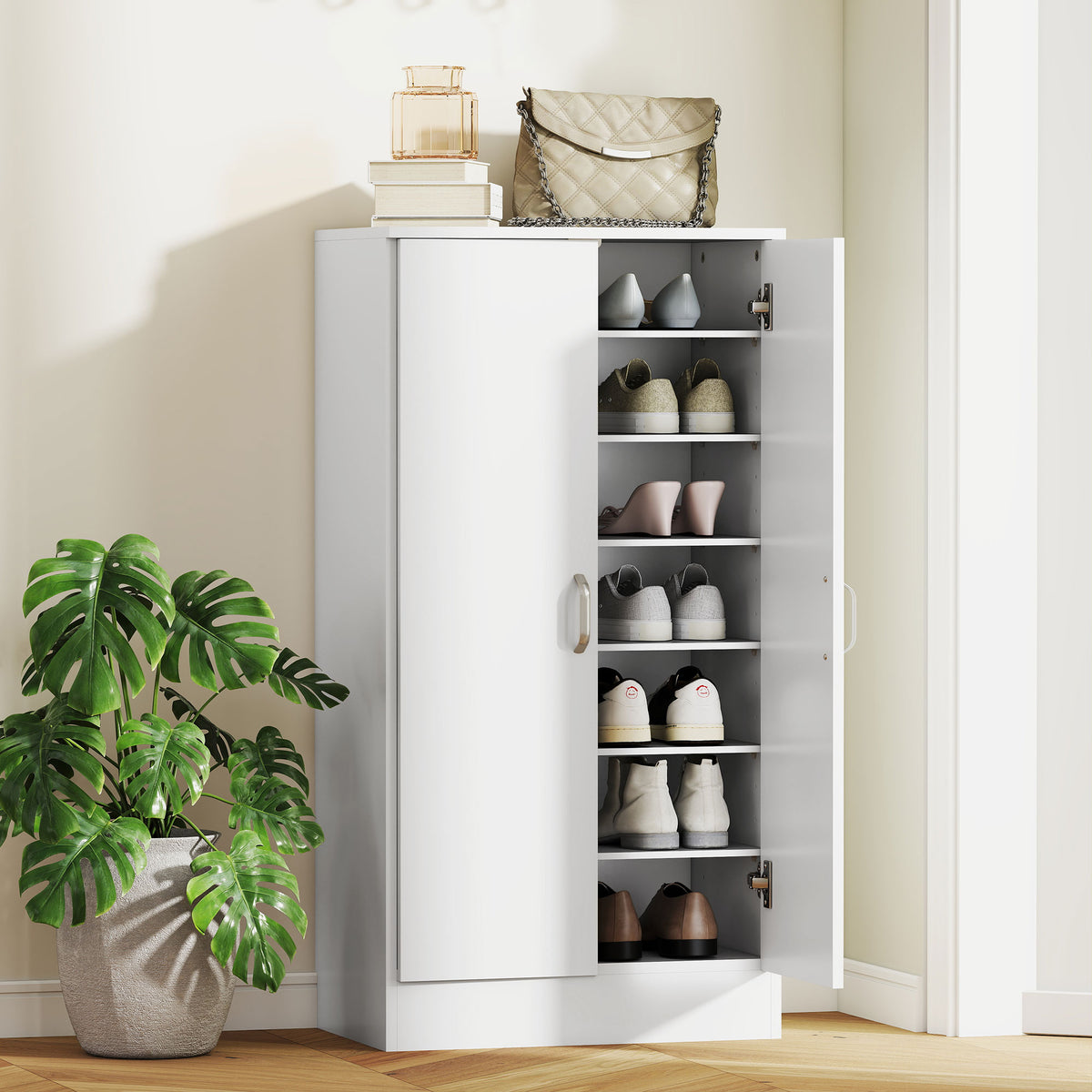 Schuhschrank mit verstellbaren Böden und Soft-Close