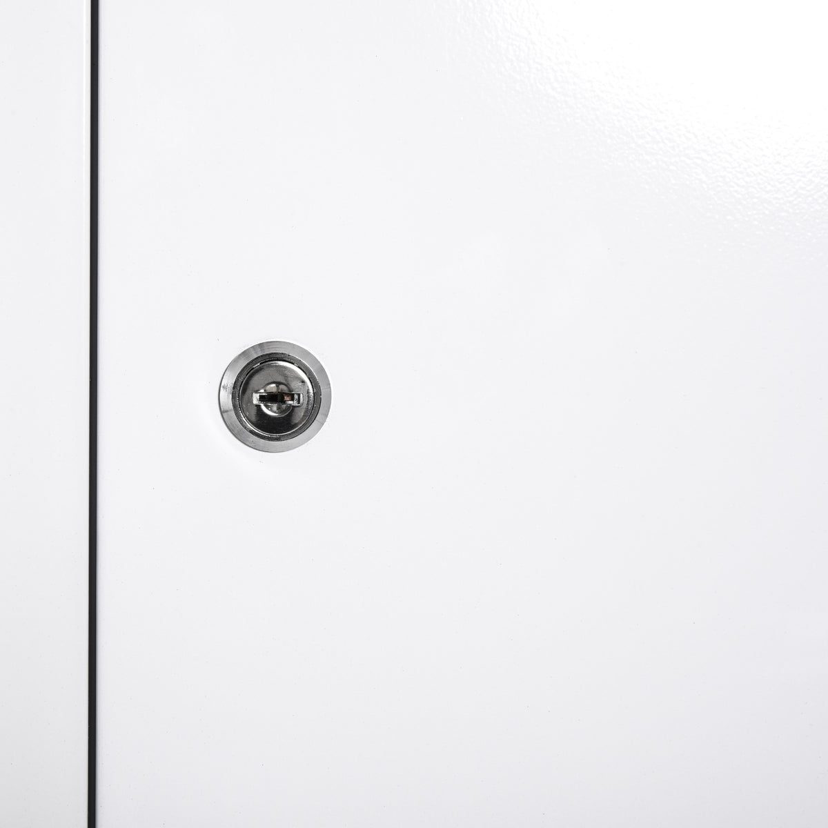 Wand-Medizinschrank aus Metall mit Schloss
