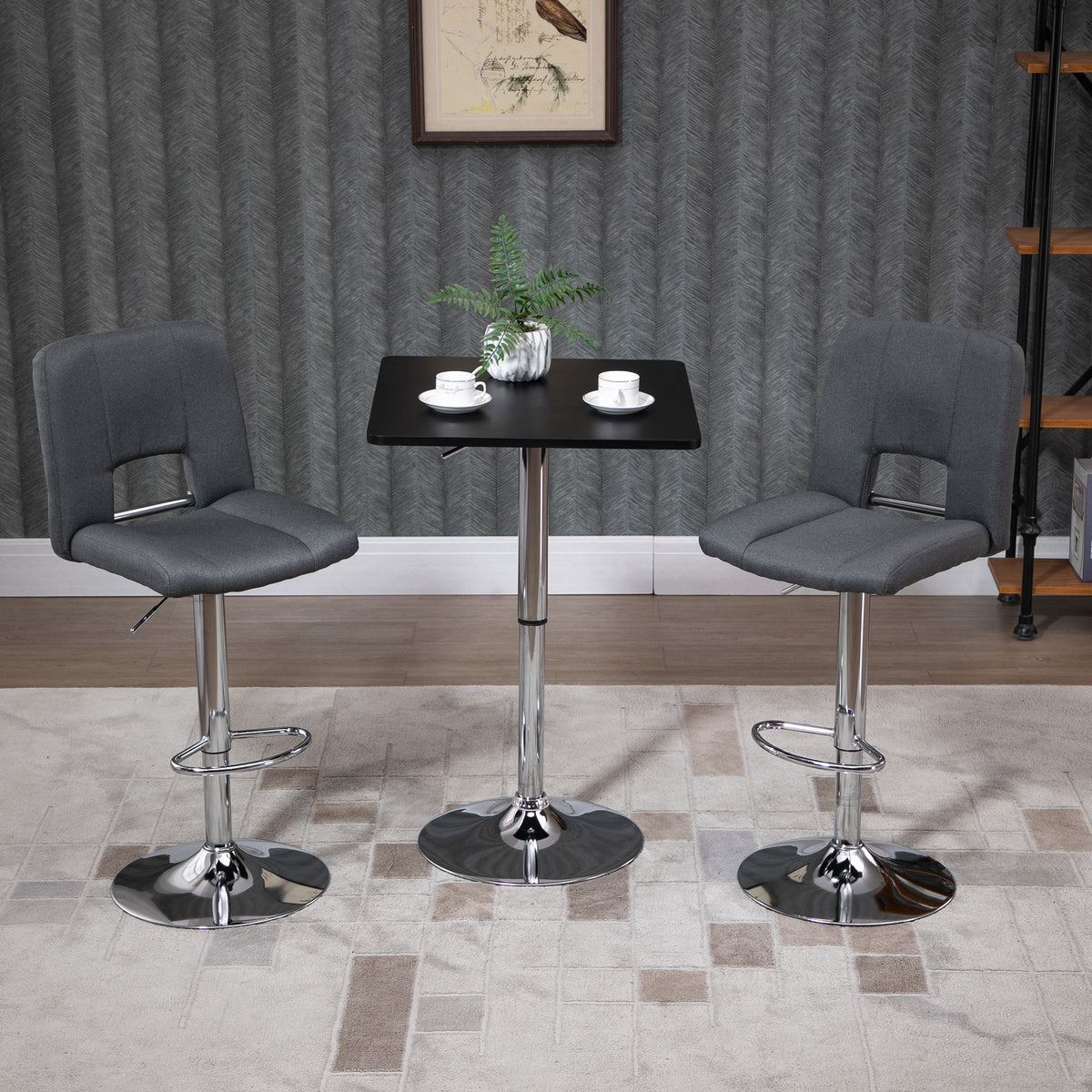 Höhenverstellbarer Bartisch mit drehbarer Tischplatte