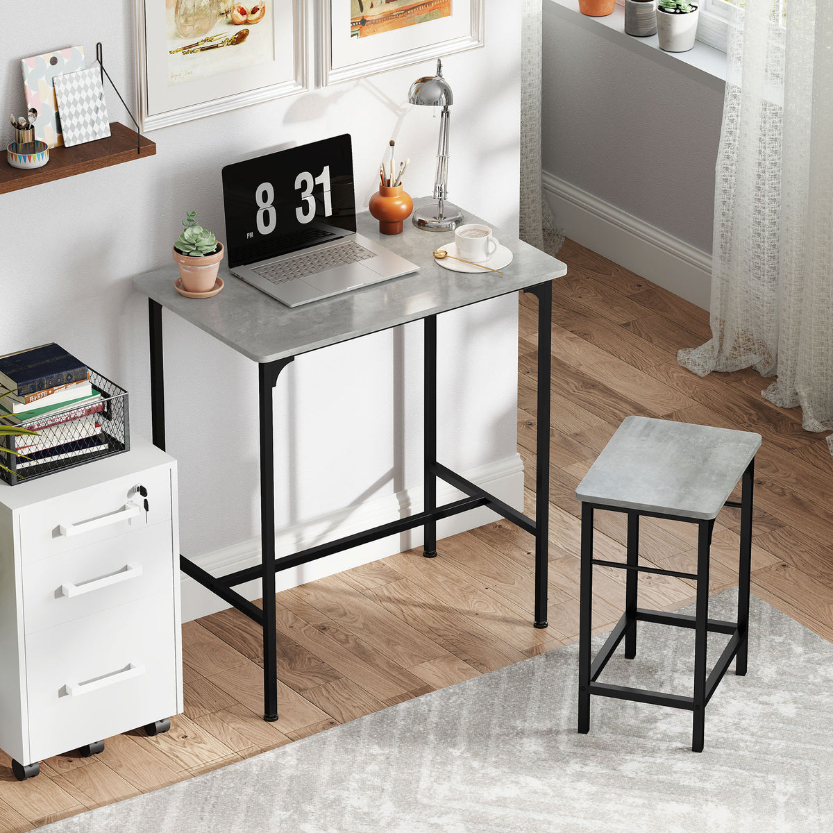 Bartisch-Set mit zwei Barhockern