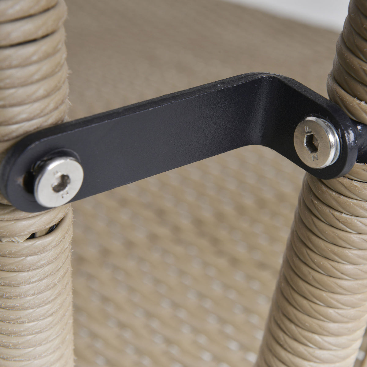 3-teiliges Rattan-Lounge-Set mit Liege und Tisch