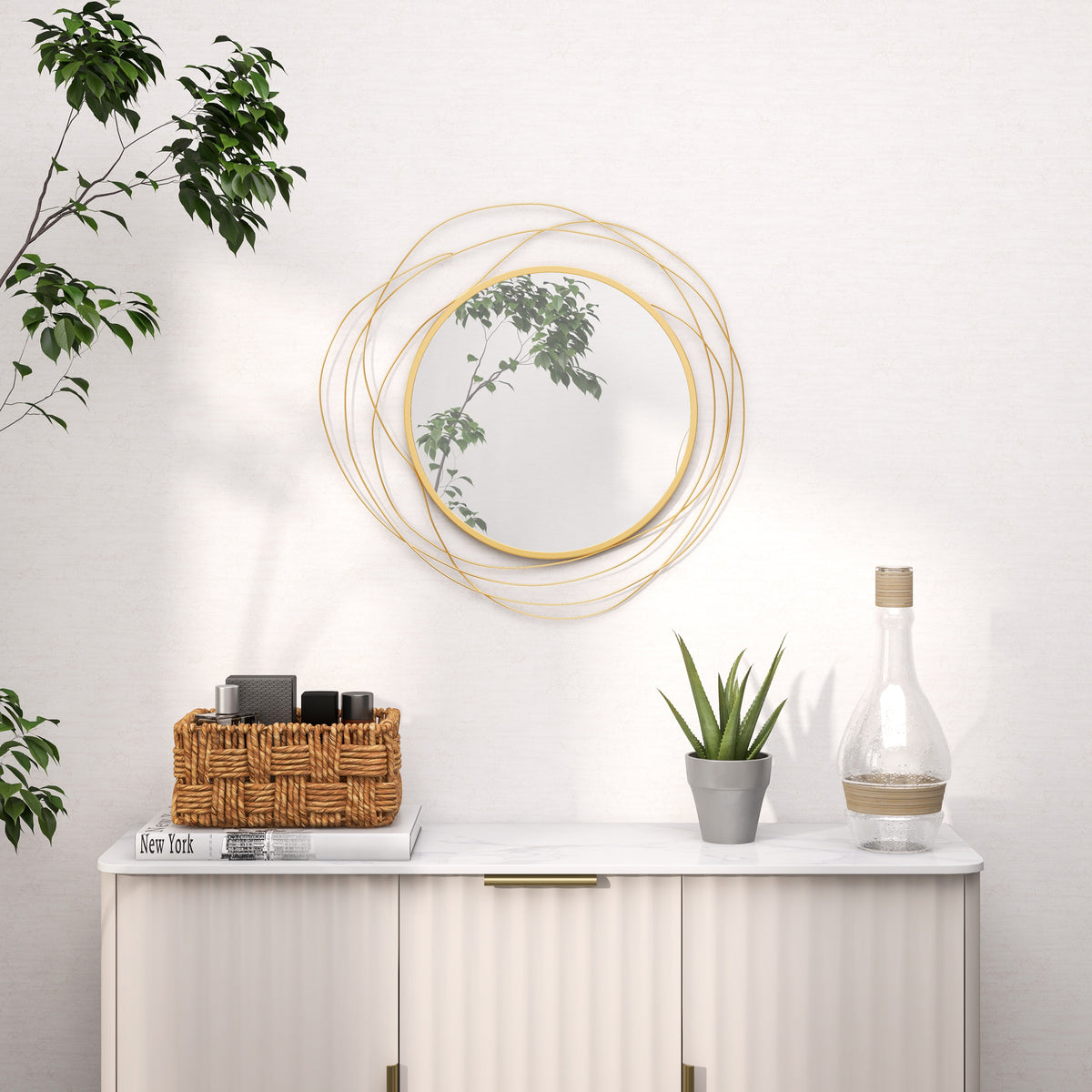Runder Wandspiegel mit asymmetrischem Metallrahmen