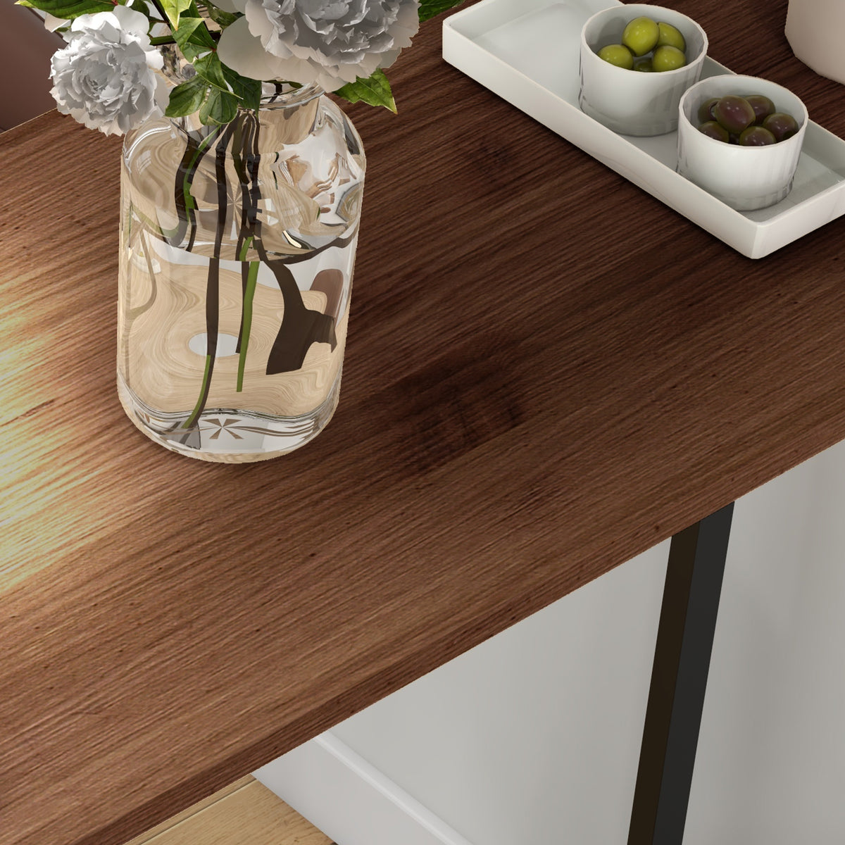 Bartisch mit drei Ablagen im Industriedesign