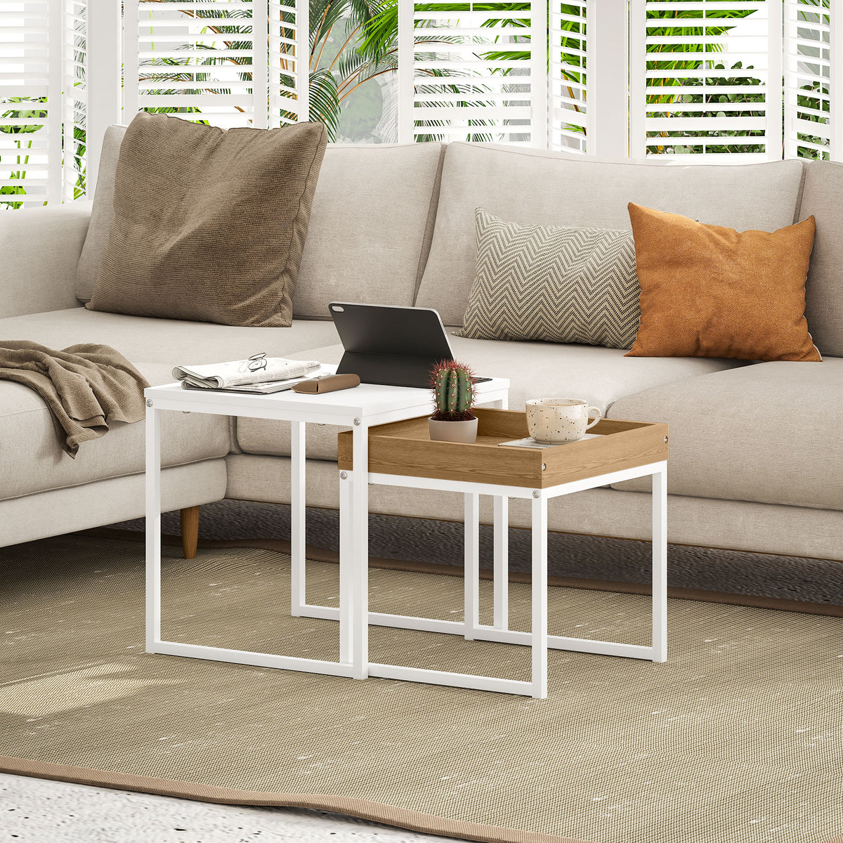 Couchtisch-Set mit zwei ineinanderschiebbaren Tischen