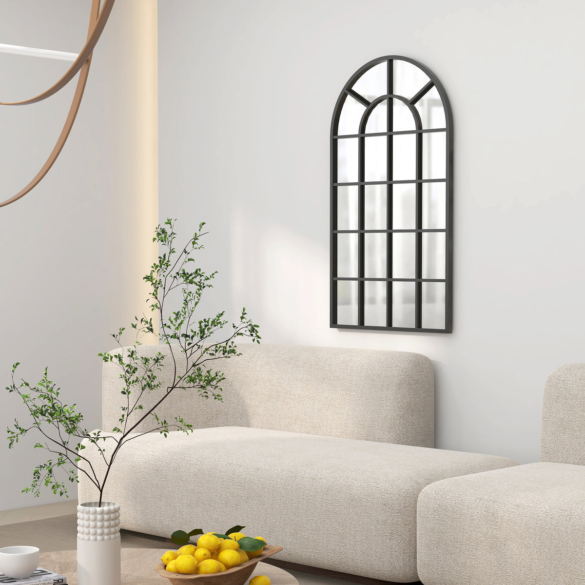 Bogenförmiger Wandspiegel mit Fensteroptik und Metallrahmen