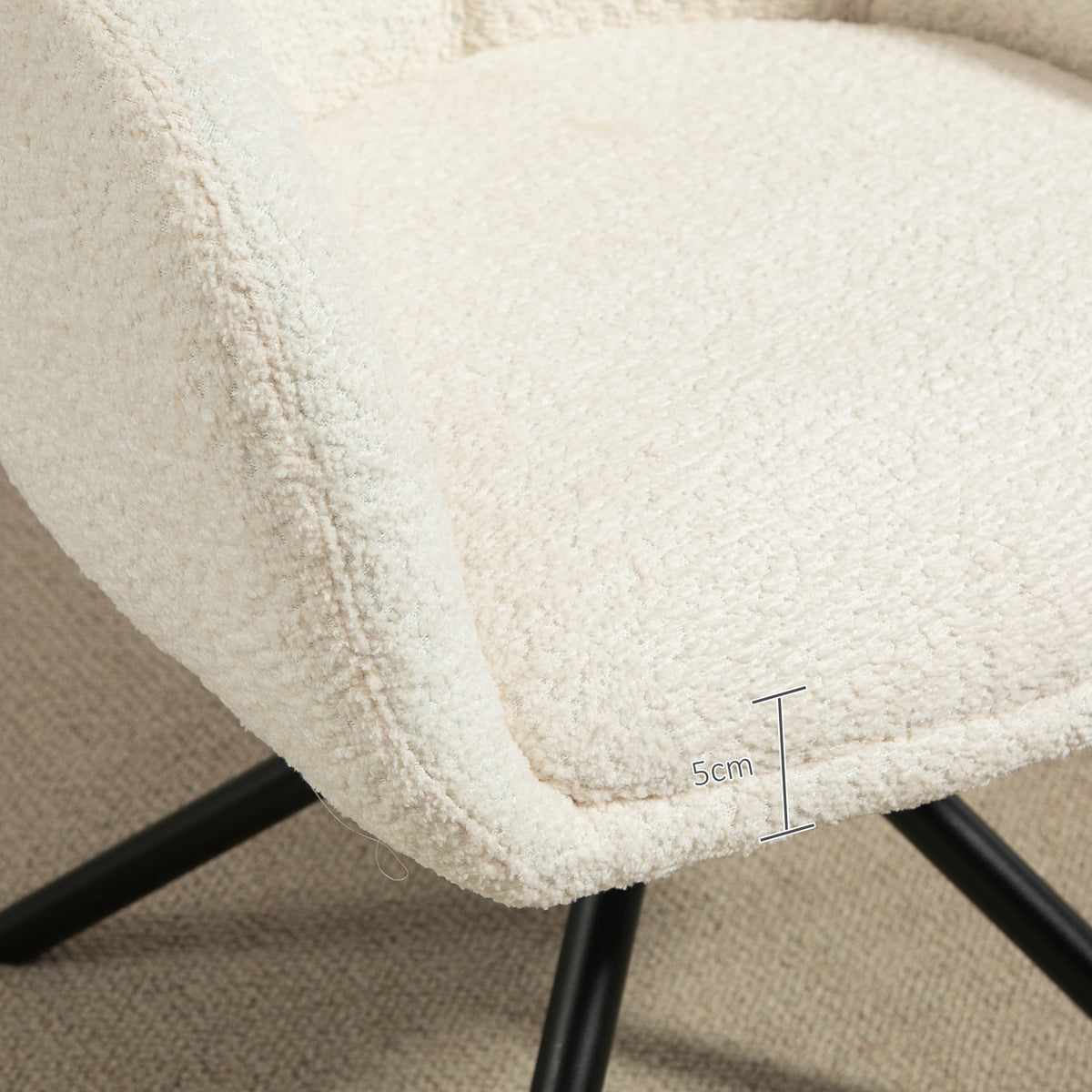 Drehbarer Polstersessel mit Sitzschale
