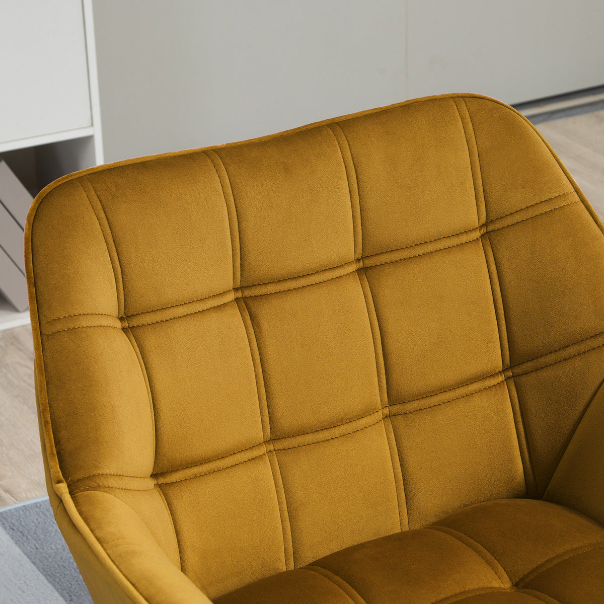 Polstersessel im Skandi-Design mit Samtoptik