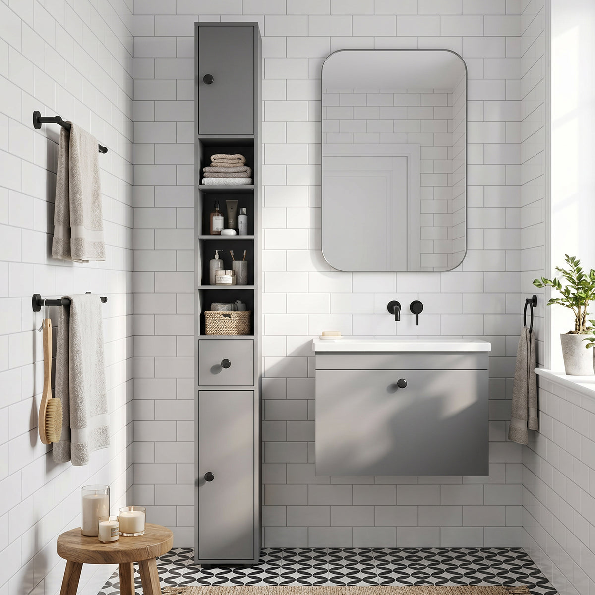 Schmaler Badezimmerschrank mit Schublade und 4 Regalen