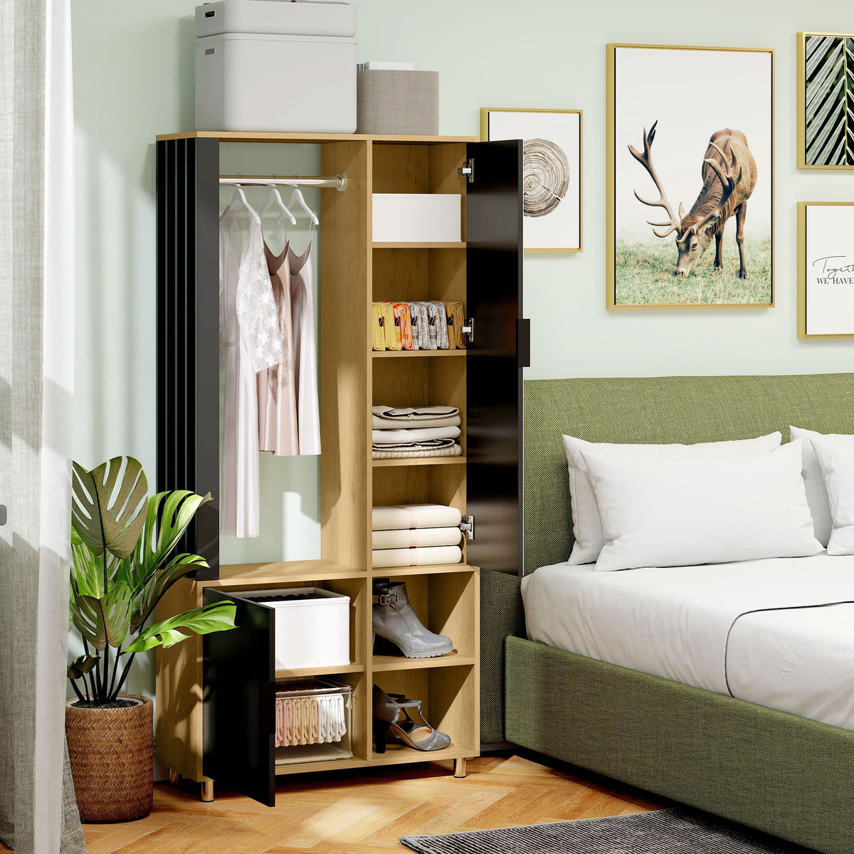 Garderobenschrank mit Spiegel und Kleiderstange
