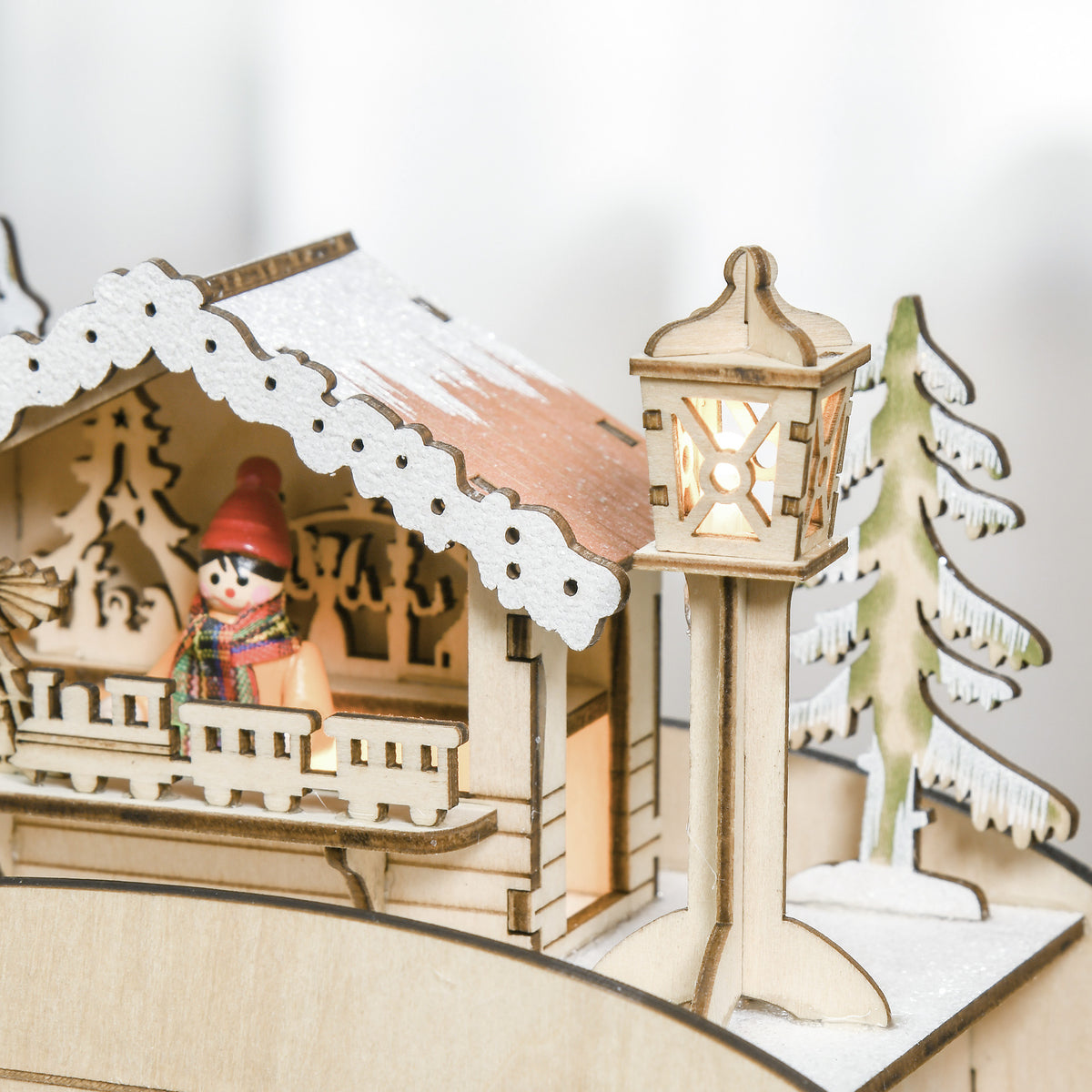 Adventskalender mit 24 Schubladen und LED-Licht