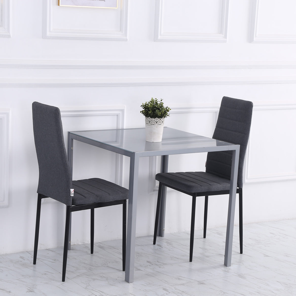 Quadratischer Esstisch mit Hartglasplatte