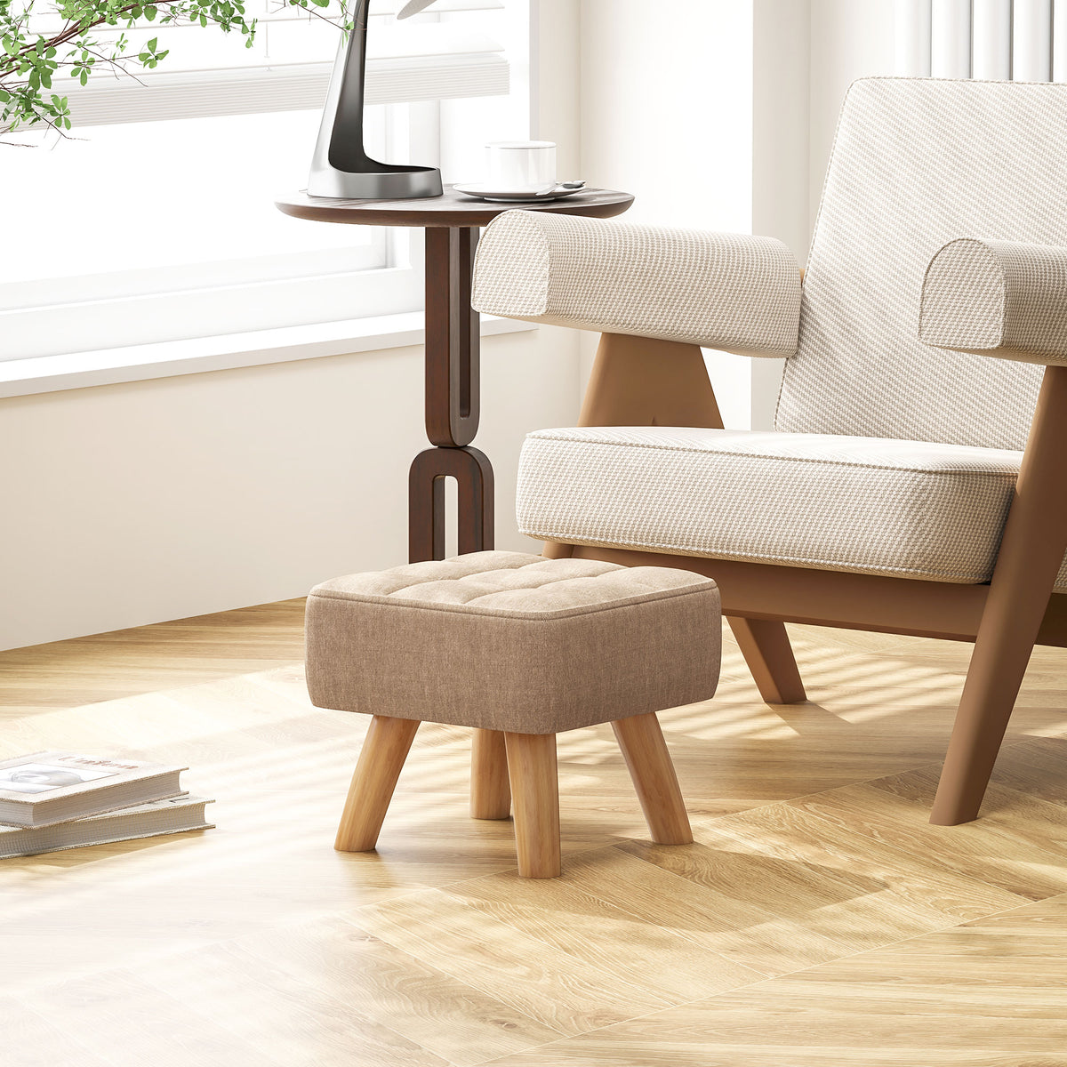 Gepolsterter Fußhocker mit Holzbeinen