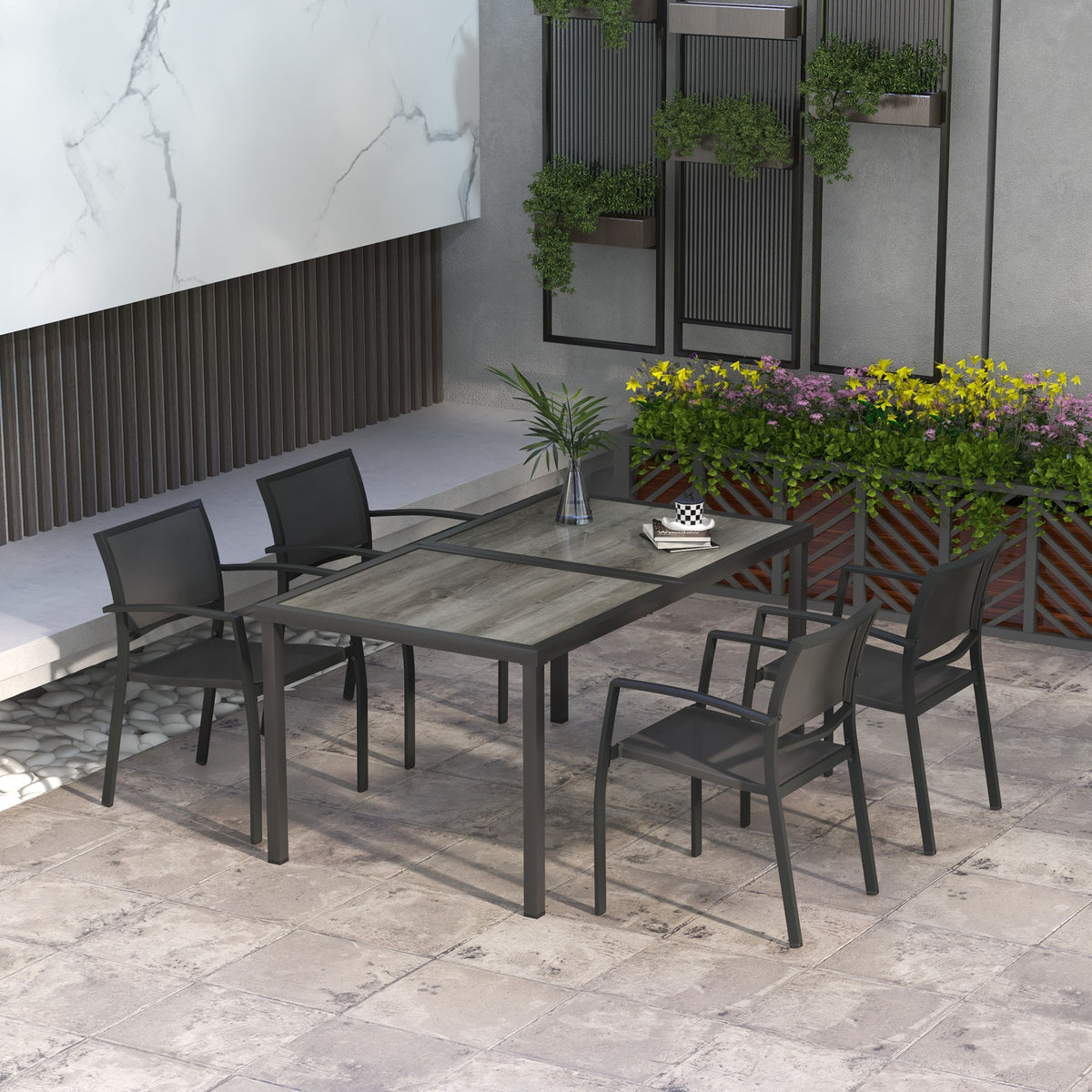 Gartenmöbel-Set mit Tisch und vier Stühlen