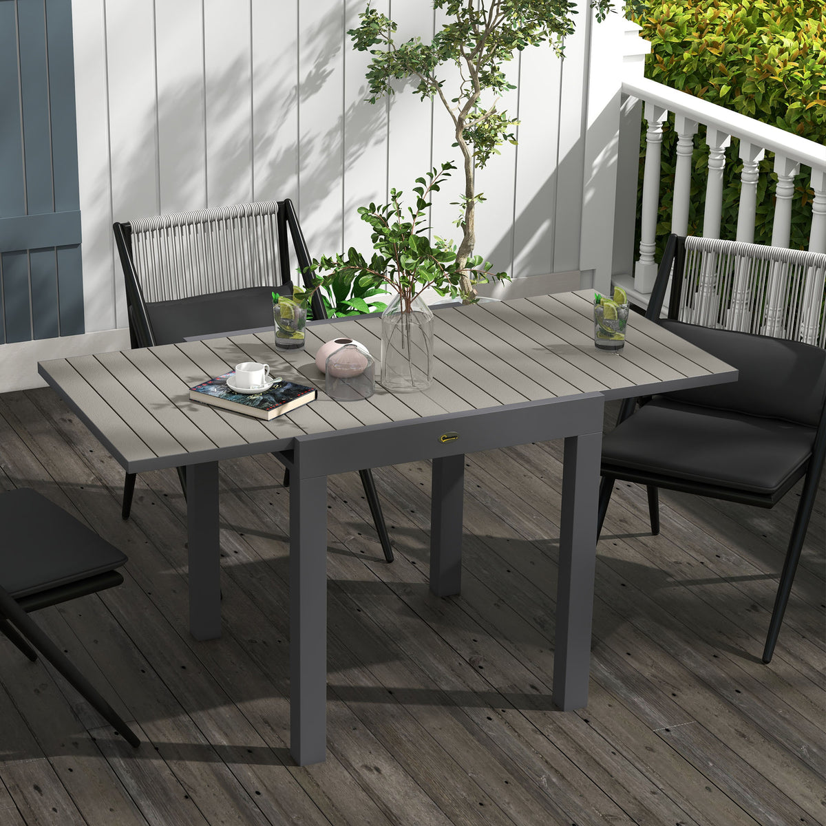 Ausziehbarer Gartentisch mit Aluminiumrahmen