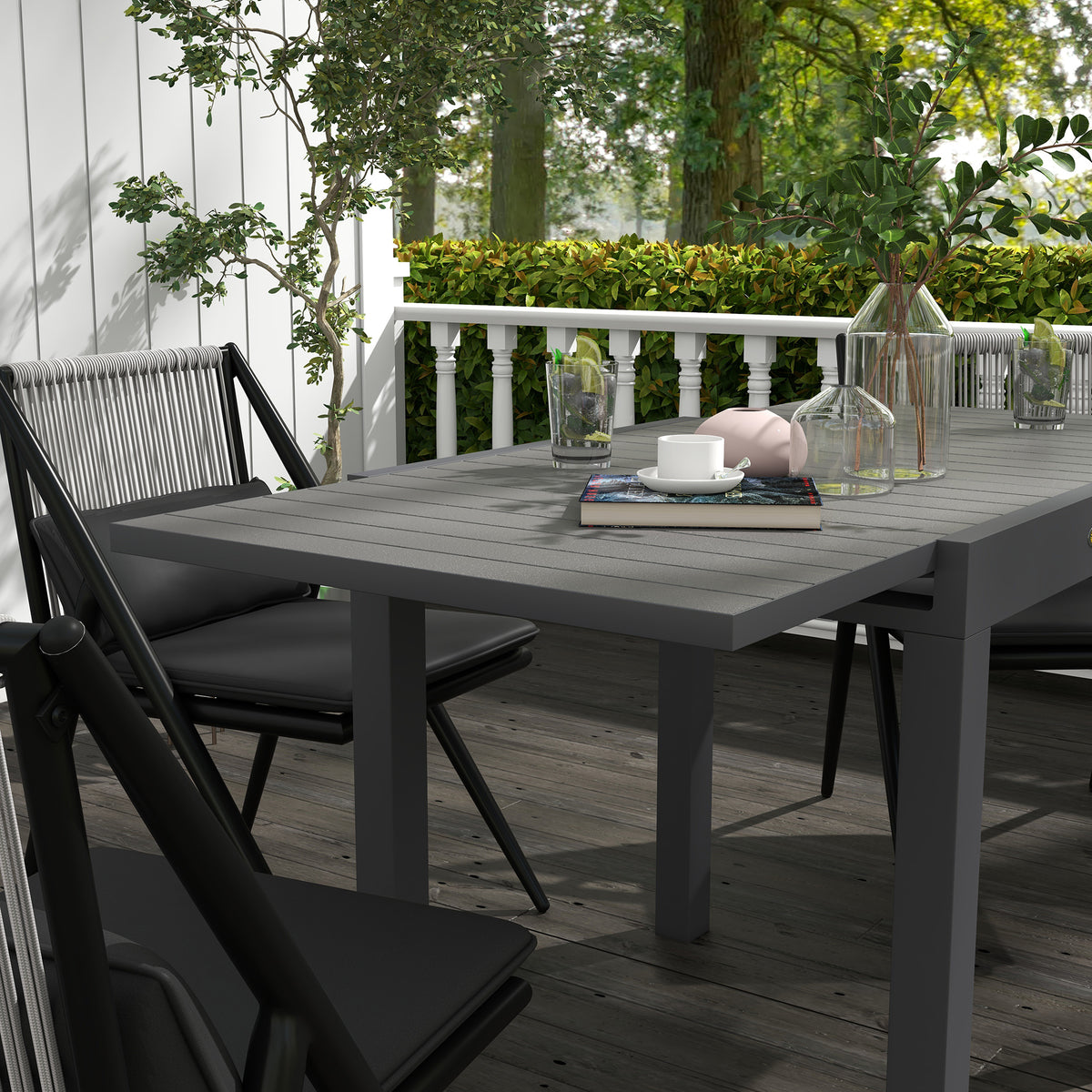 Ausziehbarer Gartentisch mit Aluminiumrahmen
