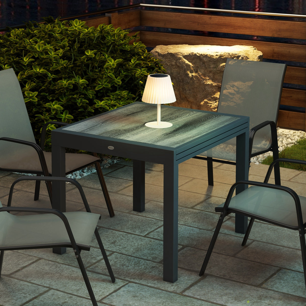 Ausziehbarer Gartentisch mit Aluminiumrahmen