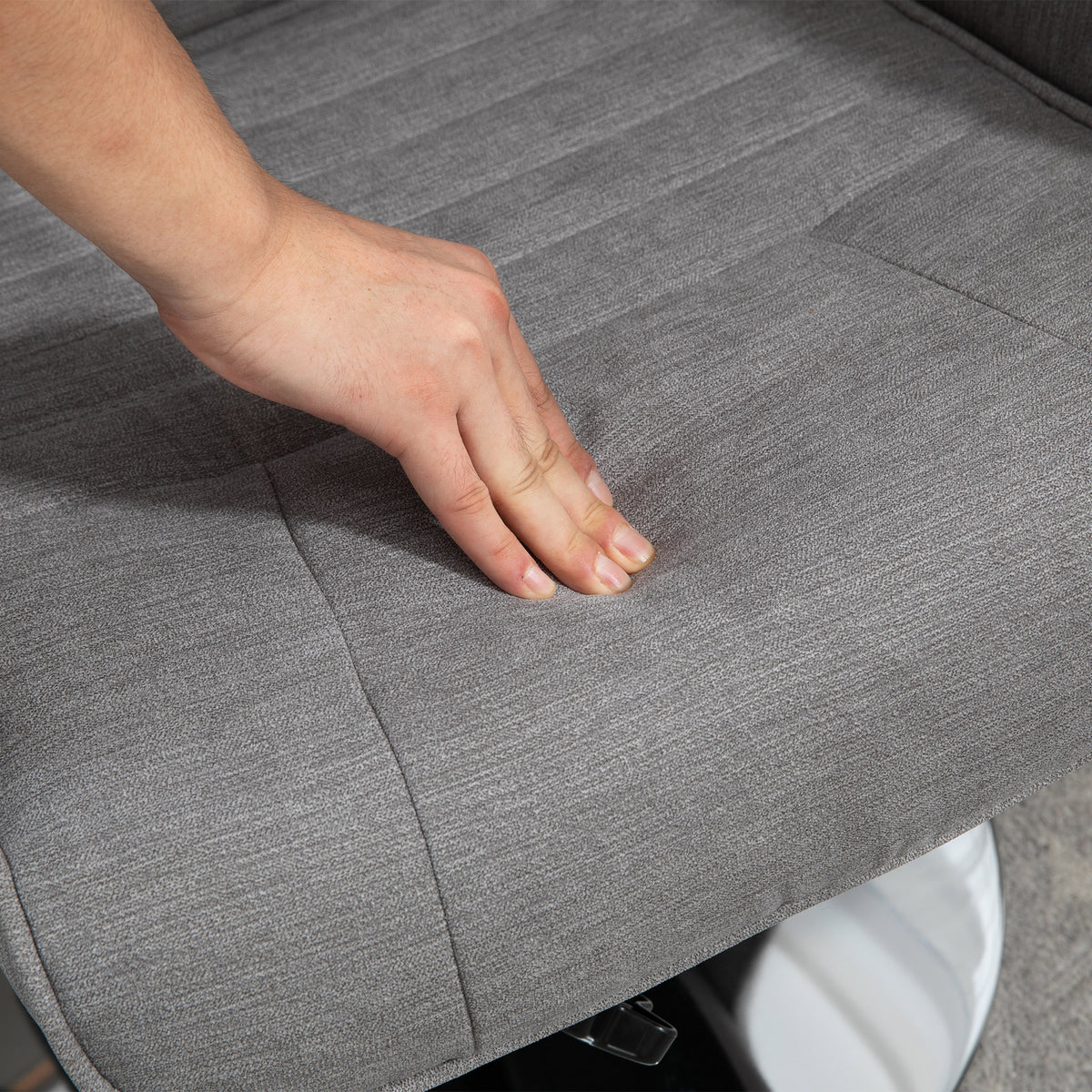 Relaxsessel mit Hocker, drehbar und neigbar