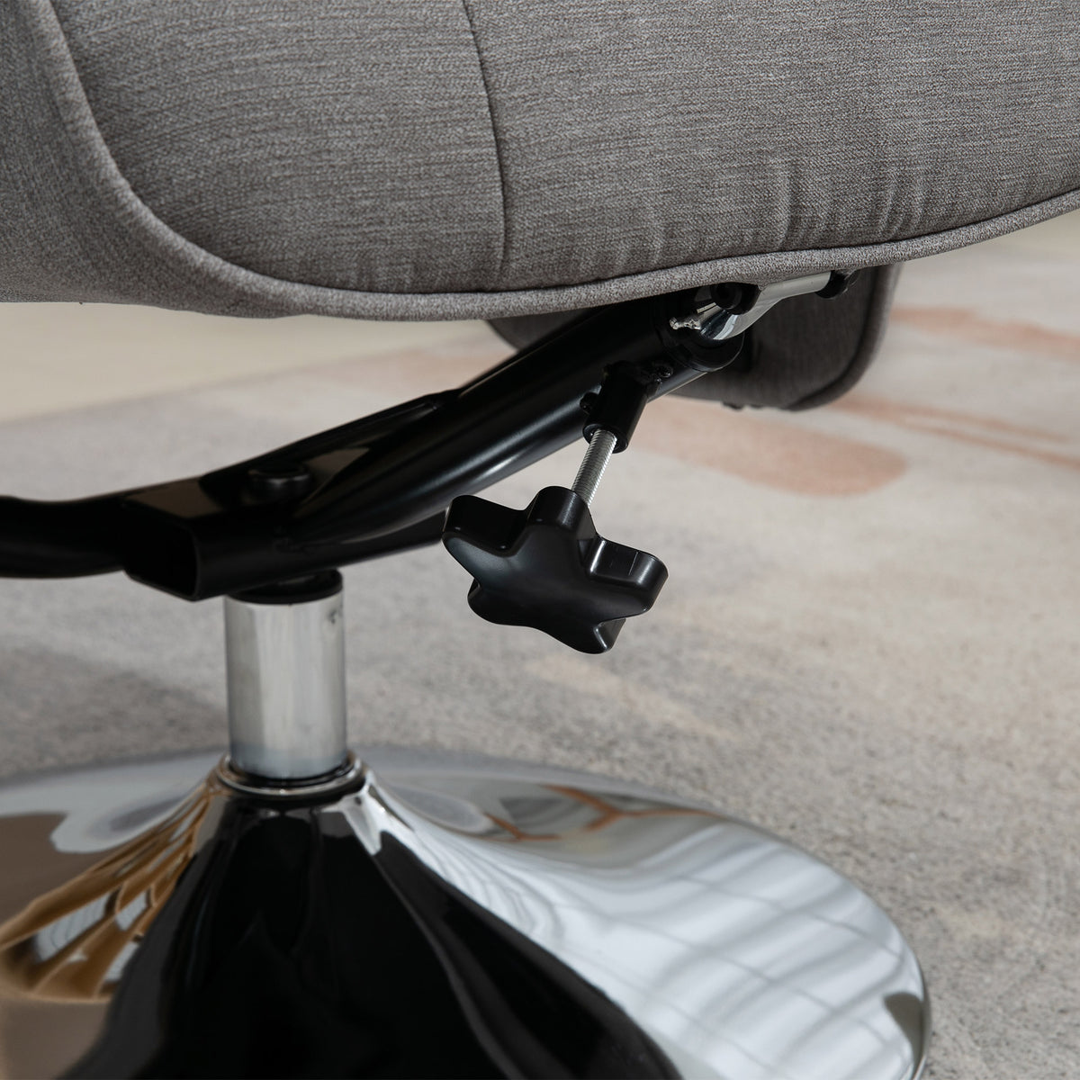 Relaxsessel mit Hocker, drehbar und neigbar