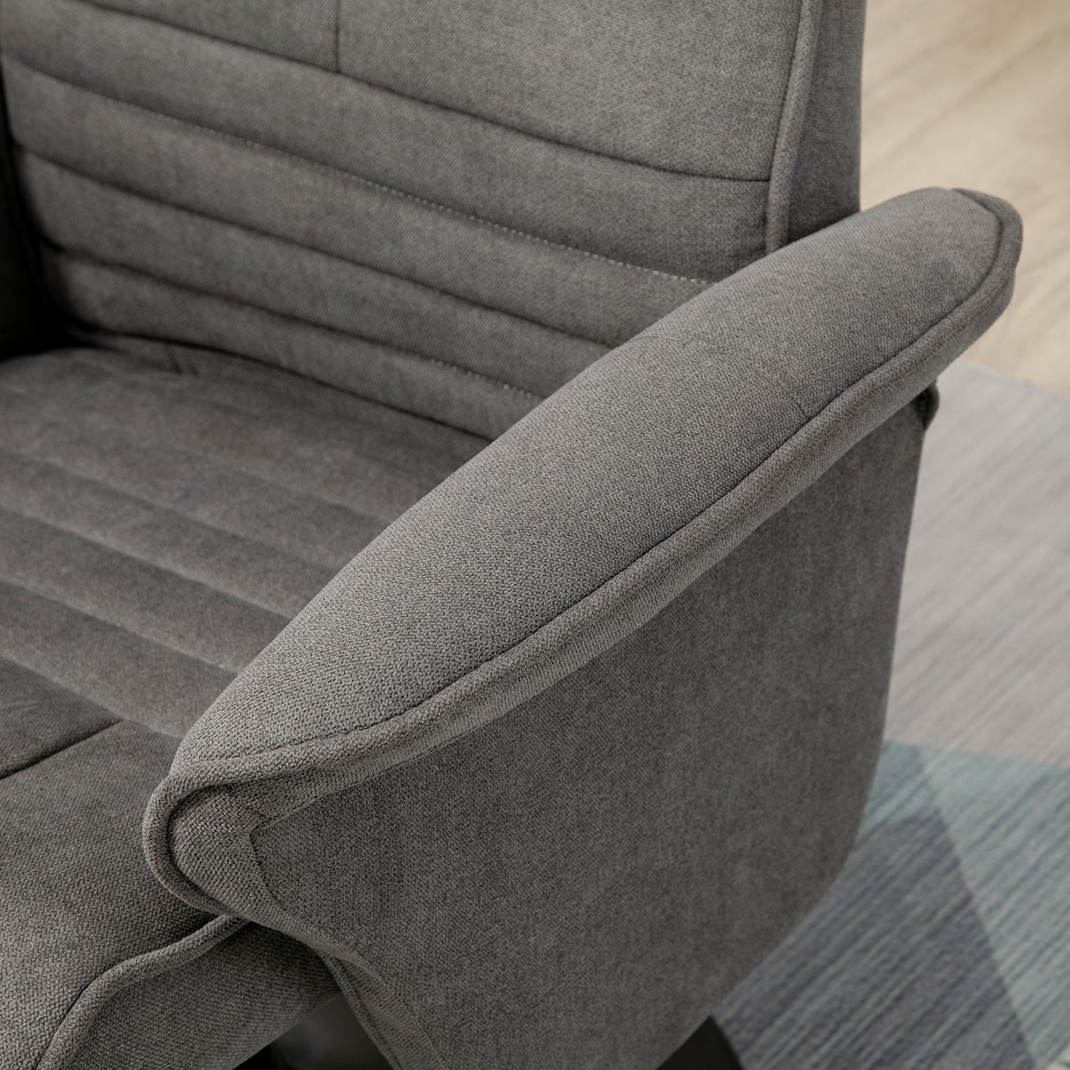 Relaxsessel mit Hocker, drehbar und neigbar