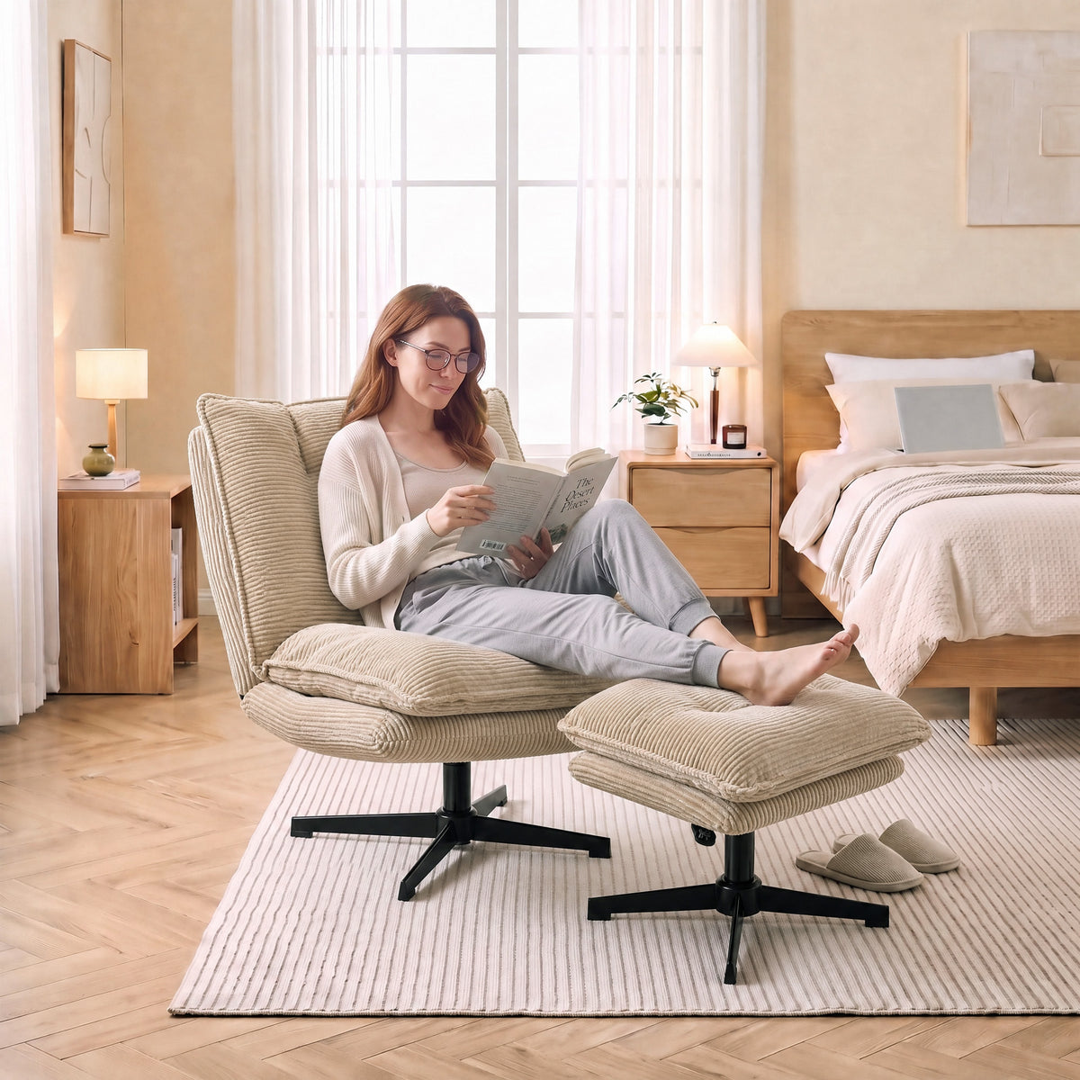 Drehsessel mit Hocker und Cordbezug