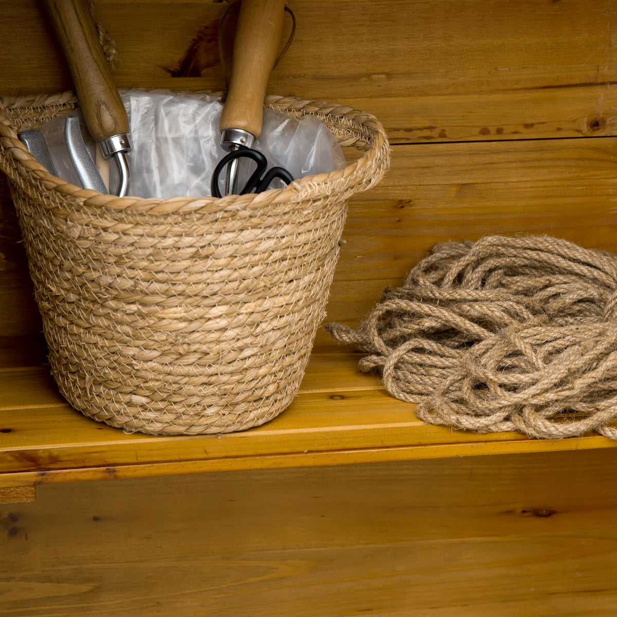 Gartenschrank aus Tannenholz mit Stauraum