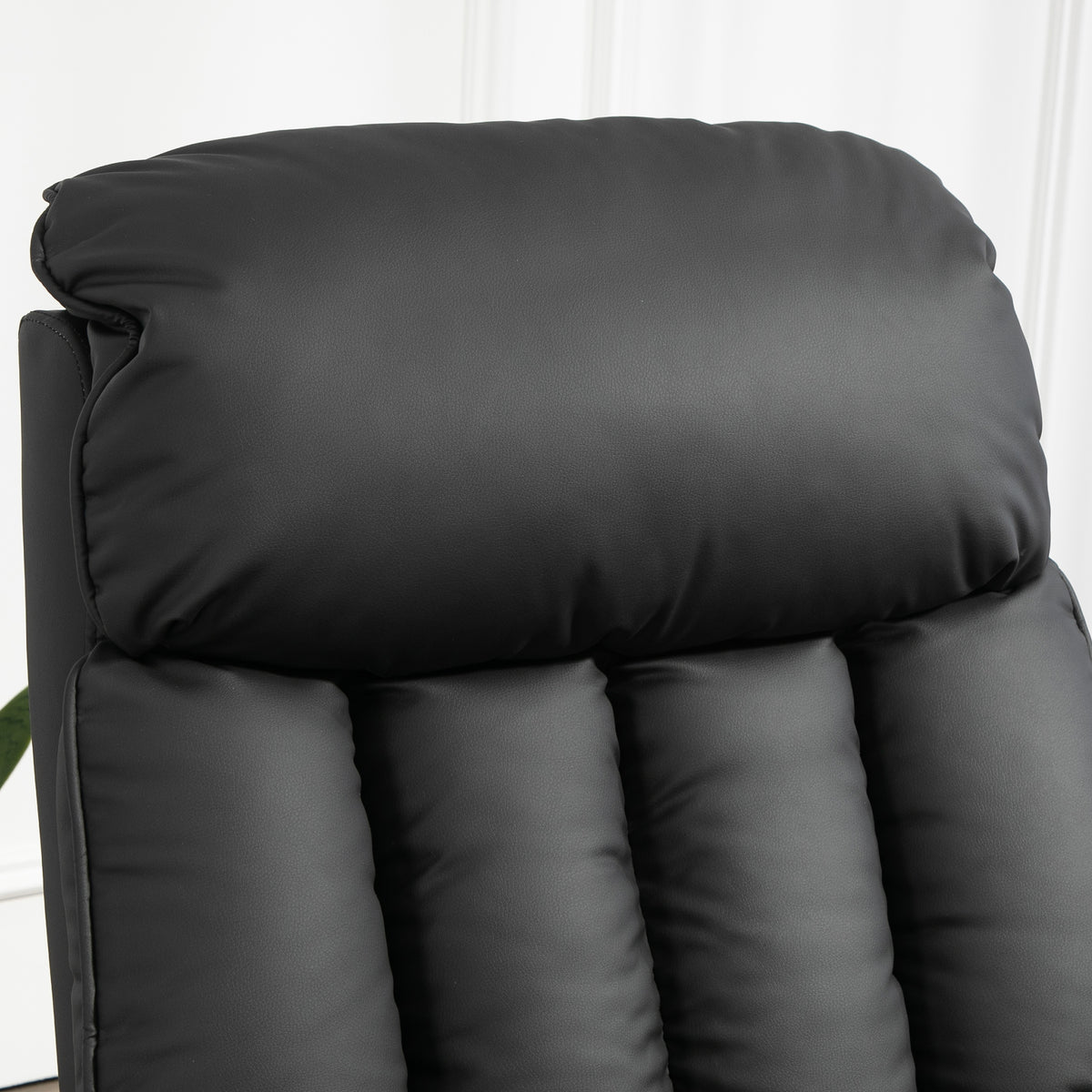 Elektrischer Aufstehsessel mit Liegefunktion