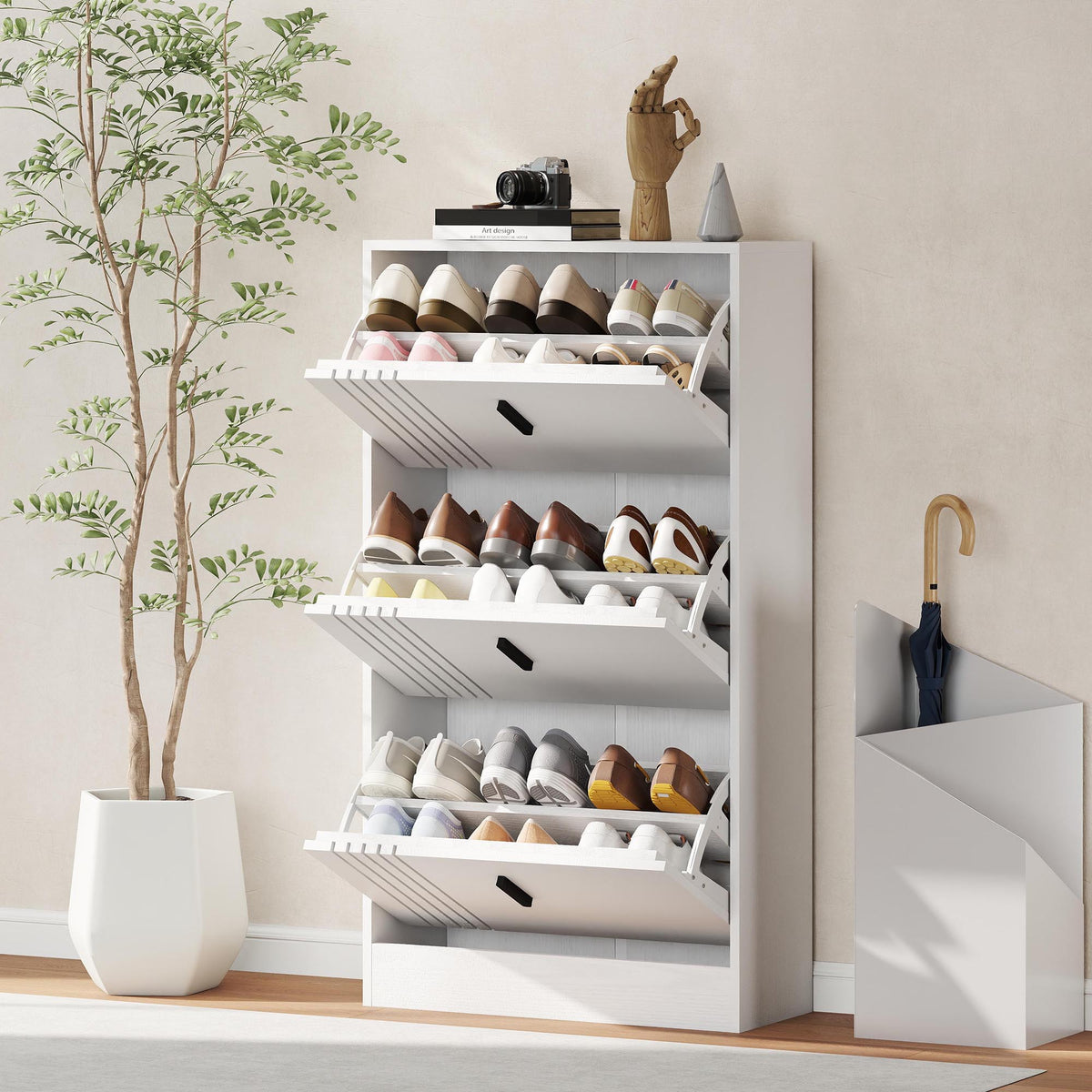 Schuhschrank mit 3 Klappen und verstellbaren Böden